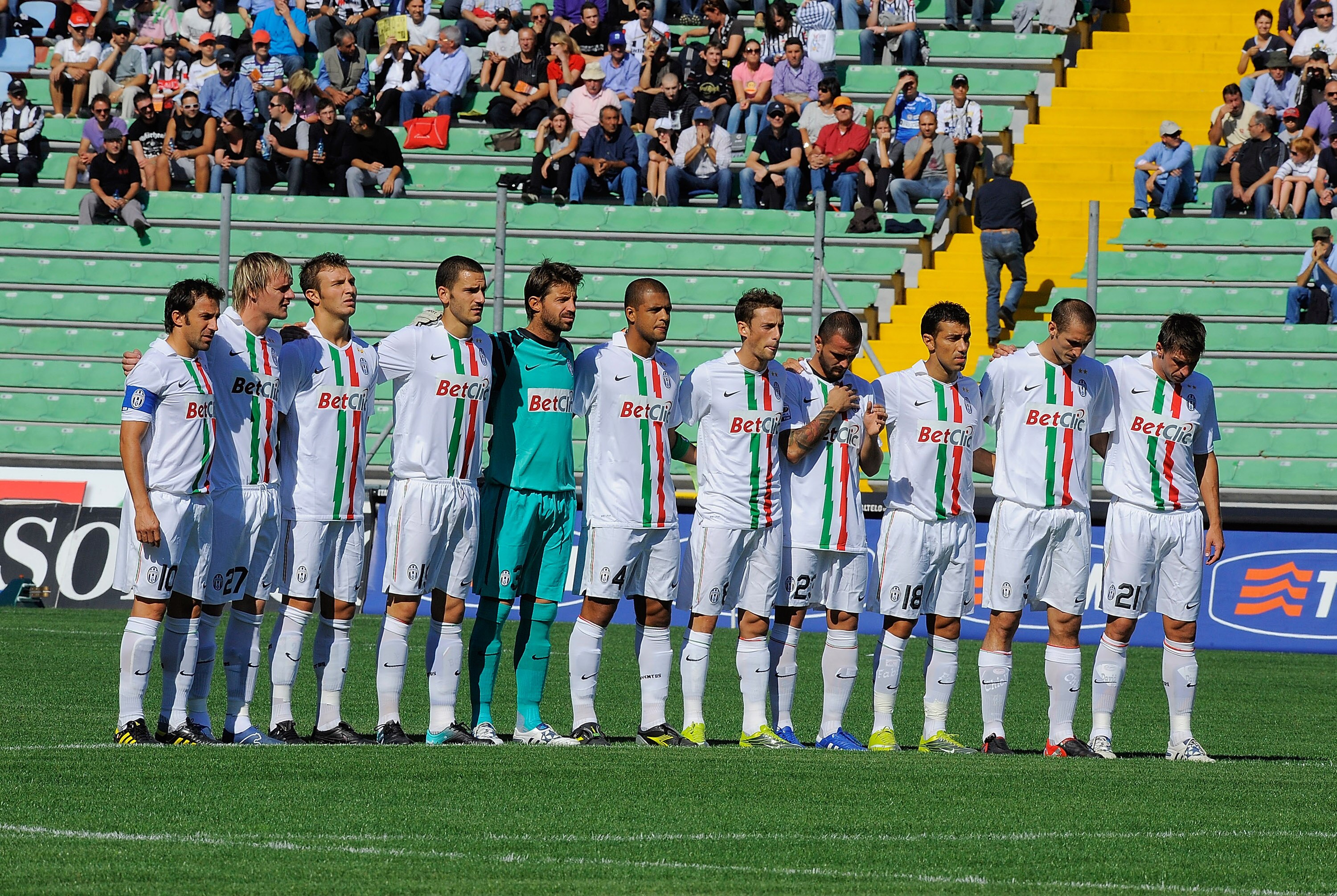 UDINE, ITALY - SEPTEMBER 19:  Juventus players show their respect during a minute's silence for Italian soldier Alessandro Romani, killed in Afganistan, before the Serie A match between Udinese and Juventus at Stadio Friuli on September 19, 2010 in Udine,
