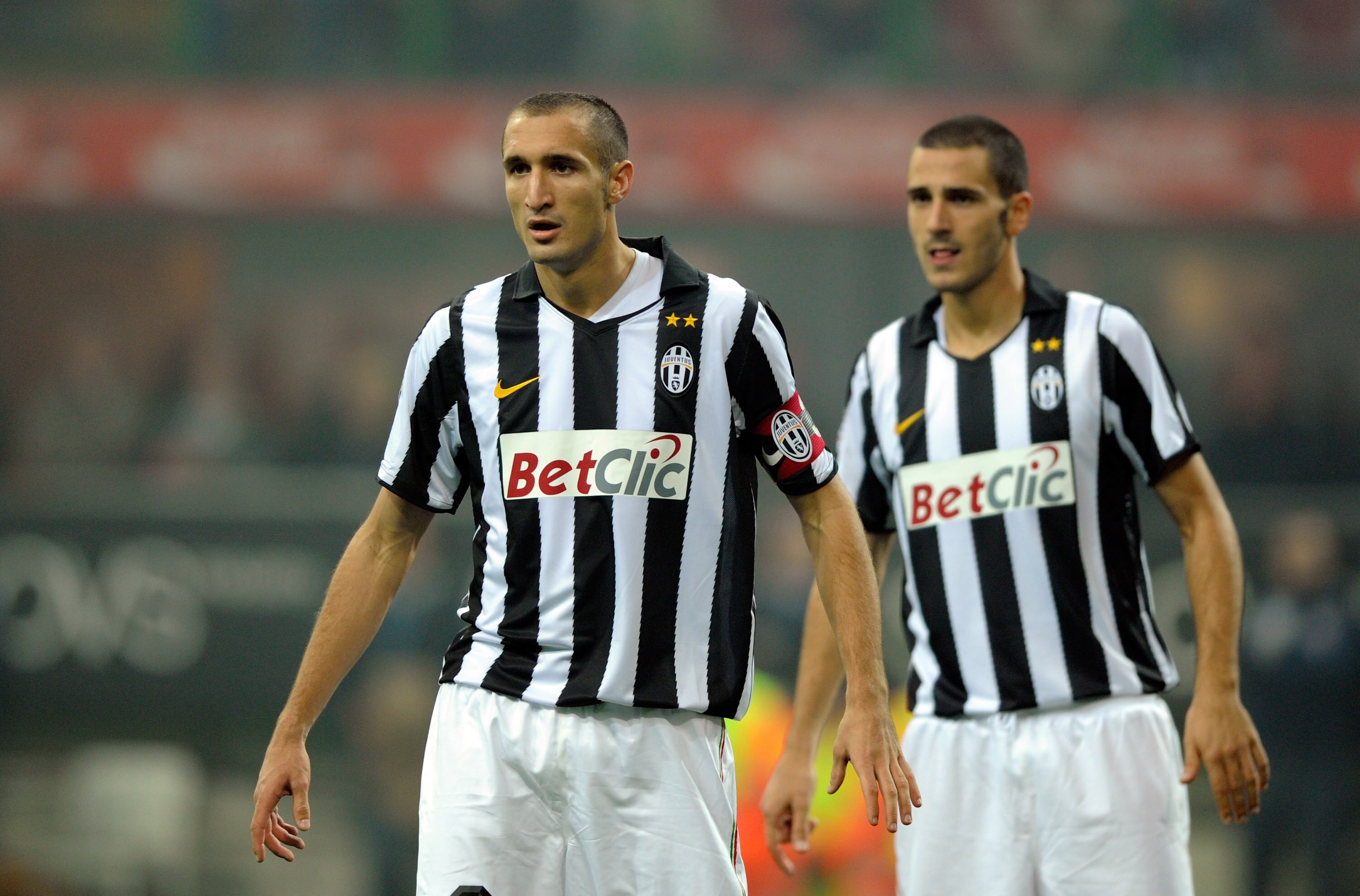 MILAN, ITALY - OCTOBER 03:  Giorgio Chiellini and Leonardo Bonucci of Juventus FC during the Serie A match between FC Internazionale Milano and Juventus FC at Stadio Giuseppe Meazza on October 3, 2010 in Milan, Italy.  (Photo by Claudio Villa/Getty Images