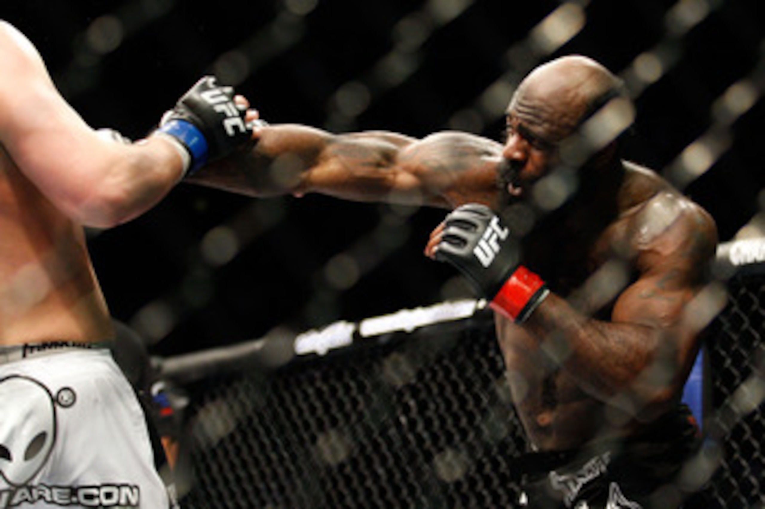 MONTREAL- MAY 8: Kimbo Slice punches Matt Mitrione in their heavyweight bout at UFC 113 at Bell Centre on May 8, 2010 in Montreal, Quebec, Canada.  (Photo by Richard Wolowicz/Getty Images)