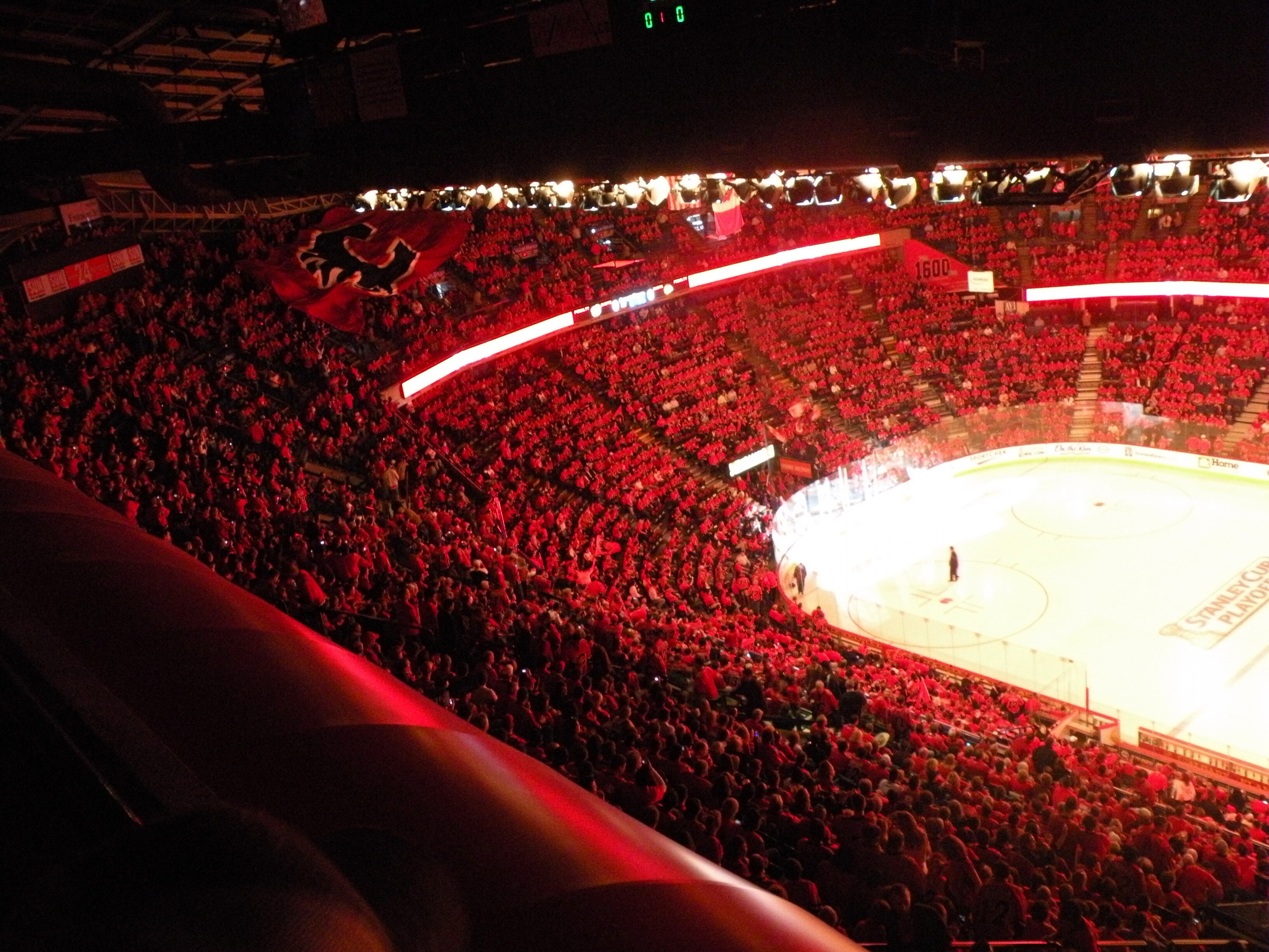 photo courtesy http://upload.wikimedia.org/wikipedia/commons/9/9d/C_of_Red_Flag.JPG