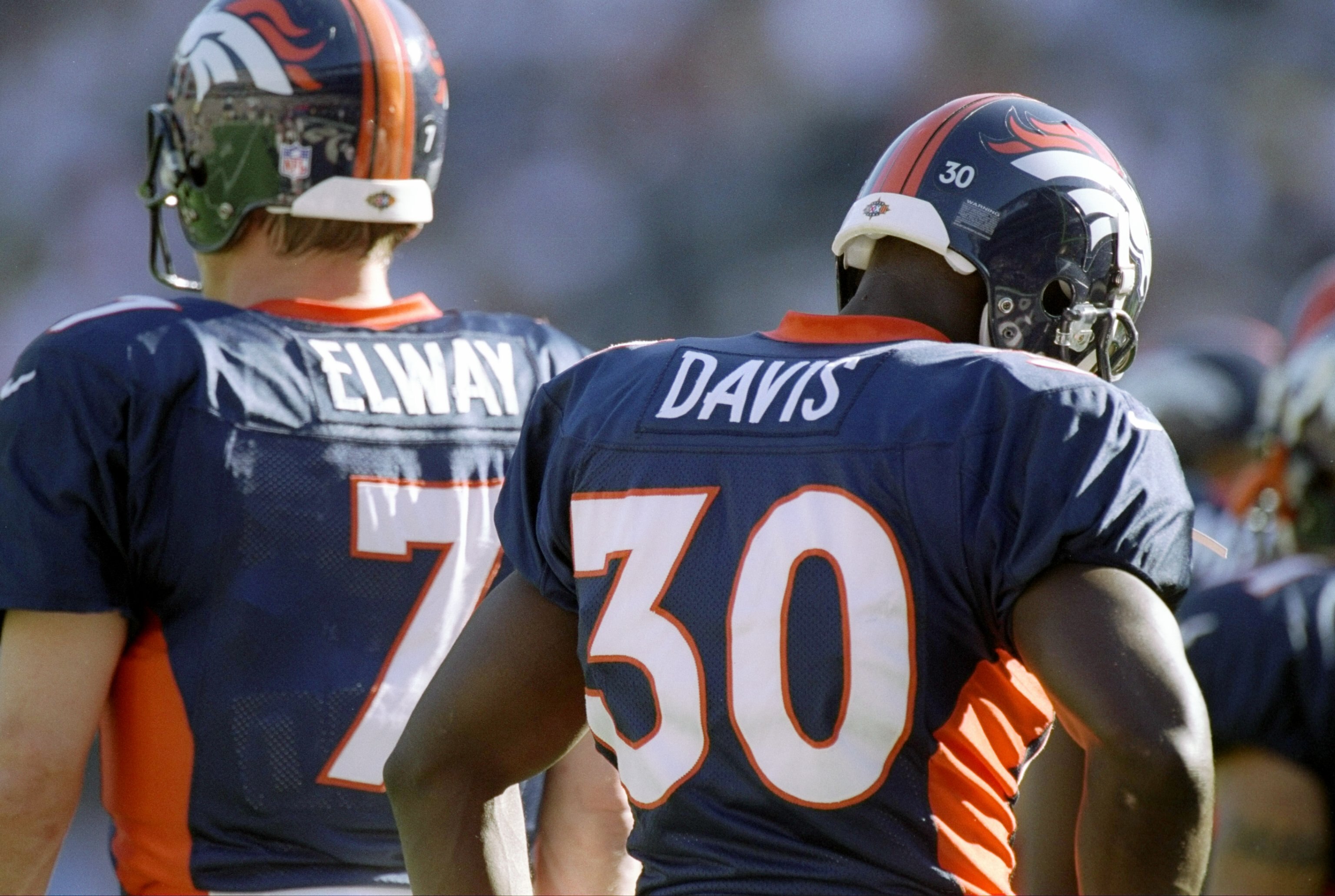 25 Jan 1998: Quarterback John Elway #7 and running back Terrell Davis of the Denver Broncos during the Broncos 31-24 win over the Green Bay Packers in Super Bowl XXXII at Qualcomm Stadium in San Diego, California.