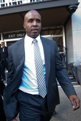 SAN FRANCISCO, CA -APRIL 8:  Former major league baseball player Barry Bonds leaves the Phillip Burton Federal Building and United States Court House April 8, 2011 in San Francisco, California. The jury is deliberating the case in which Barry Bonds is acc