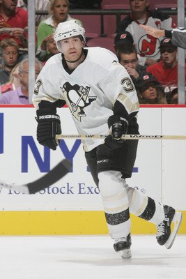 EAST RUTHERFORD, NJ - OCTOBER 5:  Right wing Zigmund Palffy #33 of the Pittsburgh Penguins skates against the New Jersey Devils during their NHL game on October 5, 2005 at Continental Airlines Arena in East Rutherford, New Jersey. The Devils defeated the