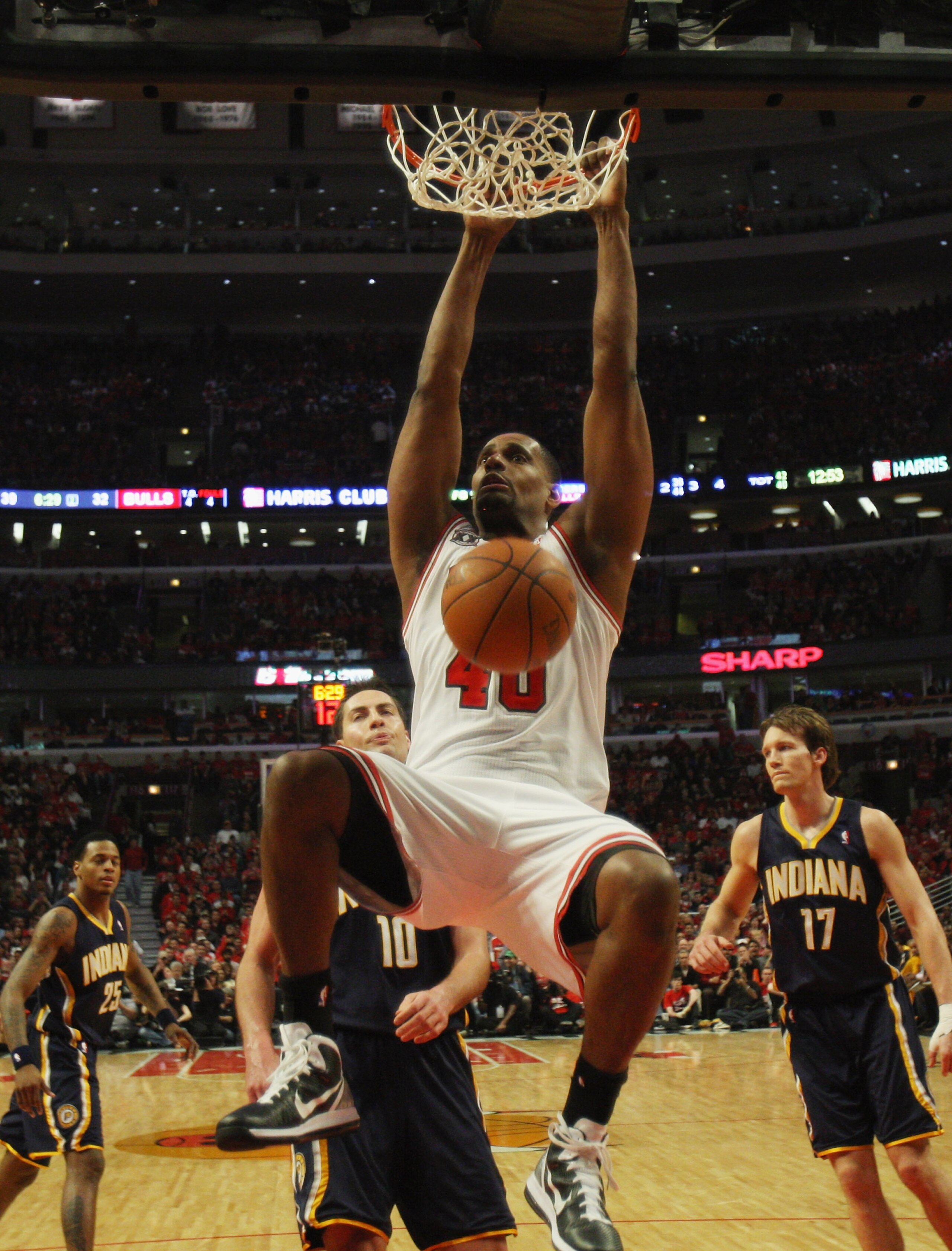 CHICAGO, IL - APRIL 16: Kurt Thomas #40 of the Chicago Bulls dunks the ball against the Indiana Pacers in Game One of the Eastern Conference Quarterfinals in the 2011 NBA Playoffs at the United Center on April 16, 2011 in Chicago, Illinois. The Bulls defe