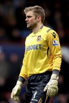 LONDON, ENGLAND - FEBRUARY 27:  Robert Green of West Ham in action during the Barclays Premier League match between West Ham United and Liverpool at the Boleyn Ground on February 27, 2011 in London, England.  (Photo by Scott Heavey/Getty Images)