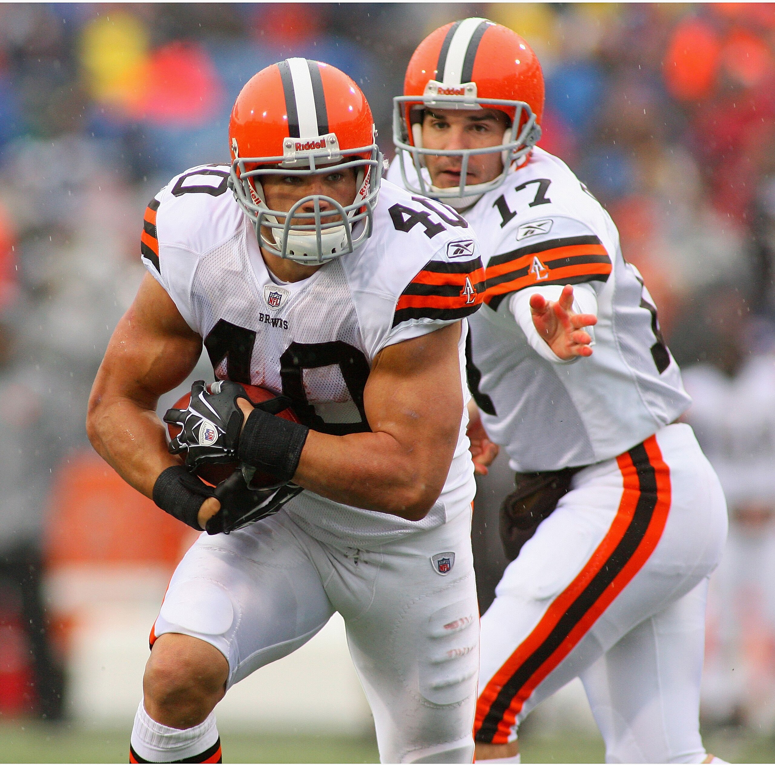 ORCHARD PARK, NY - DECEMBER 12: Jake Delhomme #17 of the Cleveland Browns hands off to Peyton Hillis #40 against the Buffalo Bills at Ralph Wilson Stadium on December 12, 2010 in Orchard Park, New York. (Photo by Rick Stewart/Getty Images) ORCHARD PARK, NY - DECEMBER 12: Jake Delhomme #17 of the Cleveland Browns hands off to Peyton Hillis #40 against the Buffalo Bills at Ralph Wilson Stadium on December 12, 2010 in Orchard Park, New York. (Photo by Rick Stewart/Getty Images)
