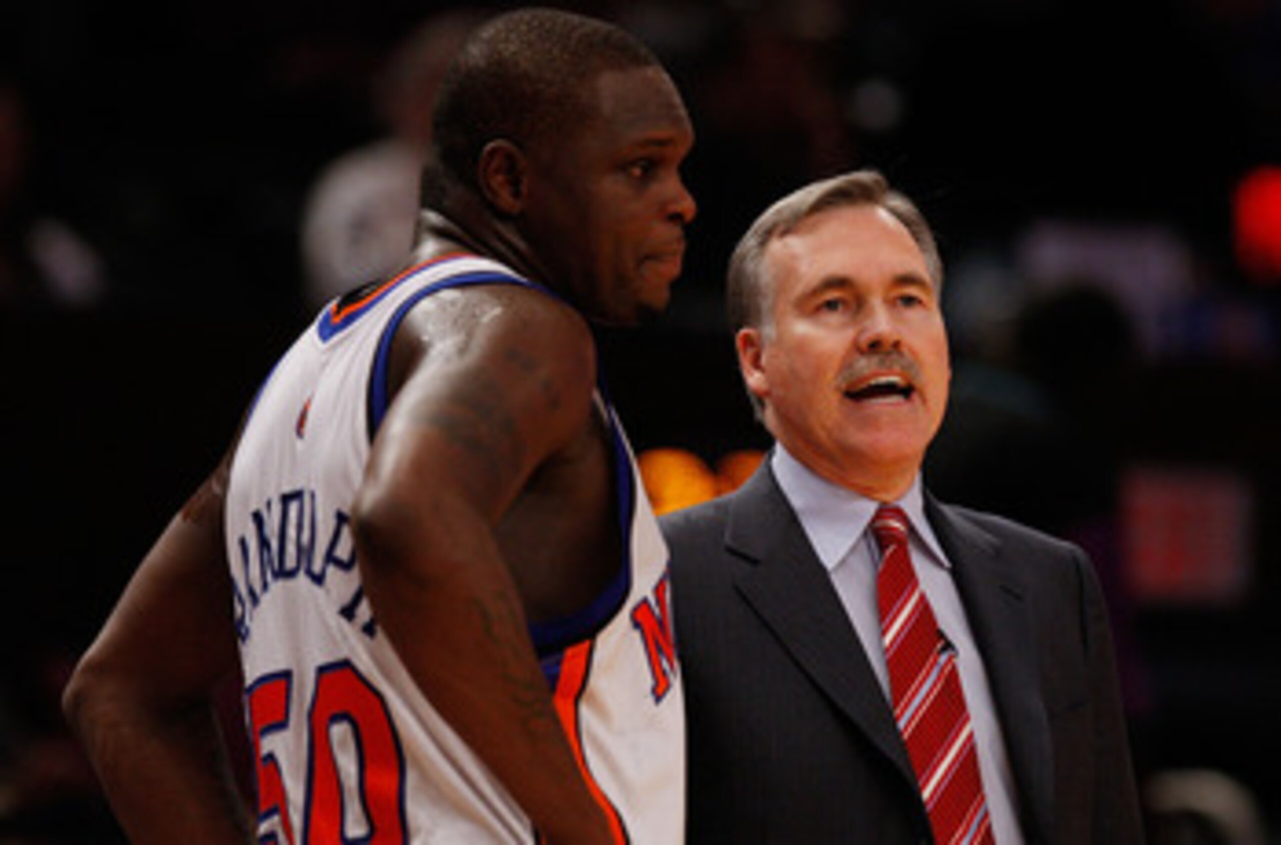 NEW YORK - NOVEMBER 16: Head coach of the New York Knicks Mike D'Antoni talks with Zach Randolph #50 against the Dallas Mavericks on November 16, 2008 at Madison Square Garden in New York City. NOTE TO USER: User expressly acknowledges and agrees that, by