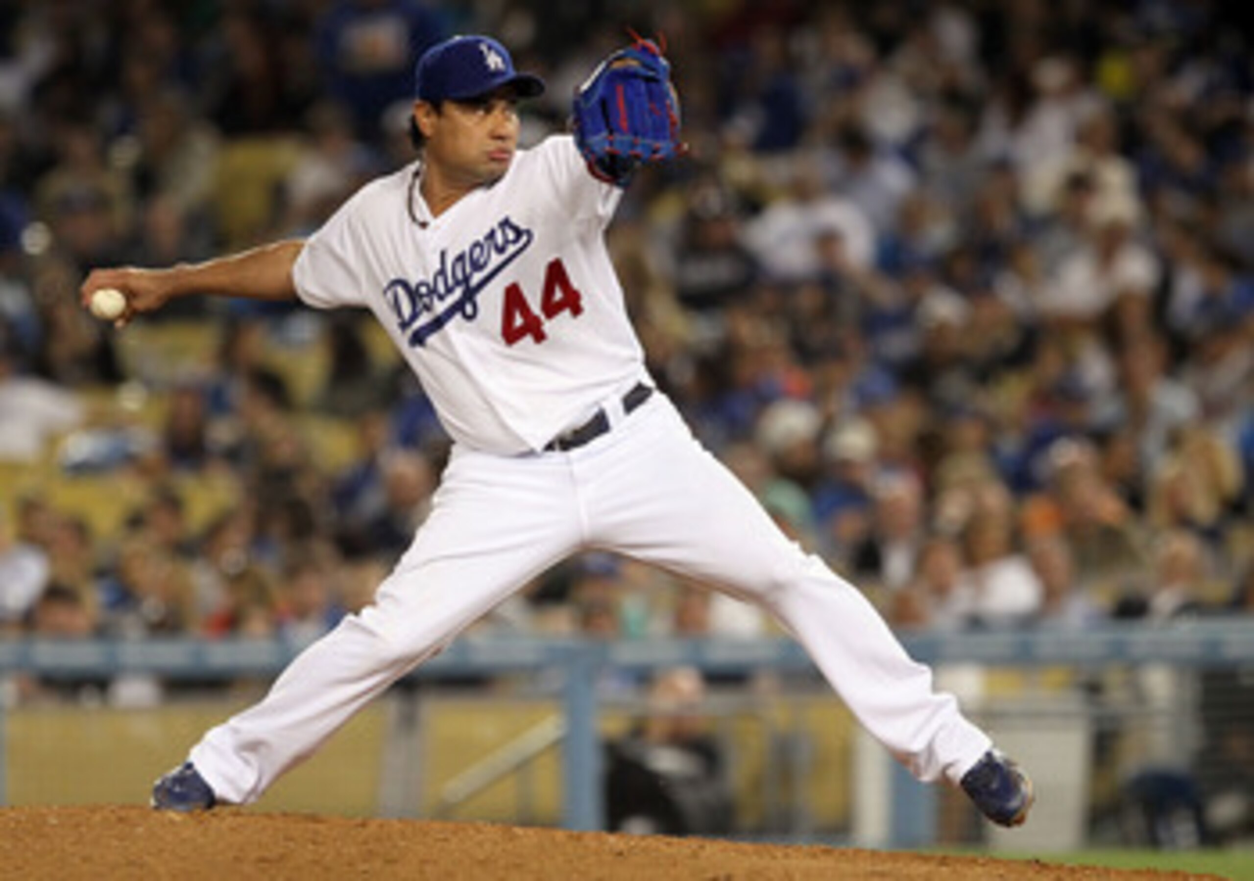 LOS ANGELES, CA - AUGUST 04:  Starting pitcher Vicente Padilla #44 of the Los Angeles Dodgers pitches against the San Diego Padres at Dodger Stadium on August 4, 2010 in Los Angeles, California. The Dodgers defeated the Padres 9-0.  (Photo by Jeff Gross/G
