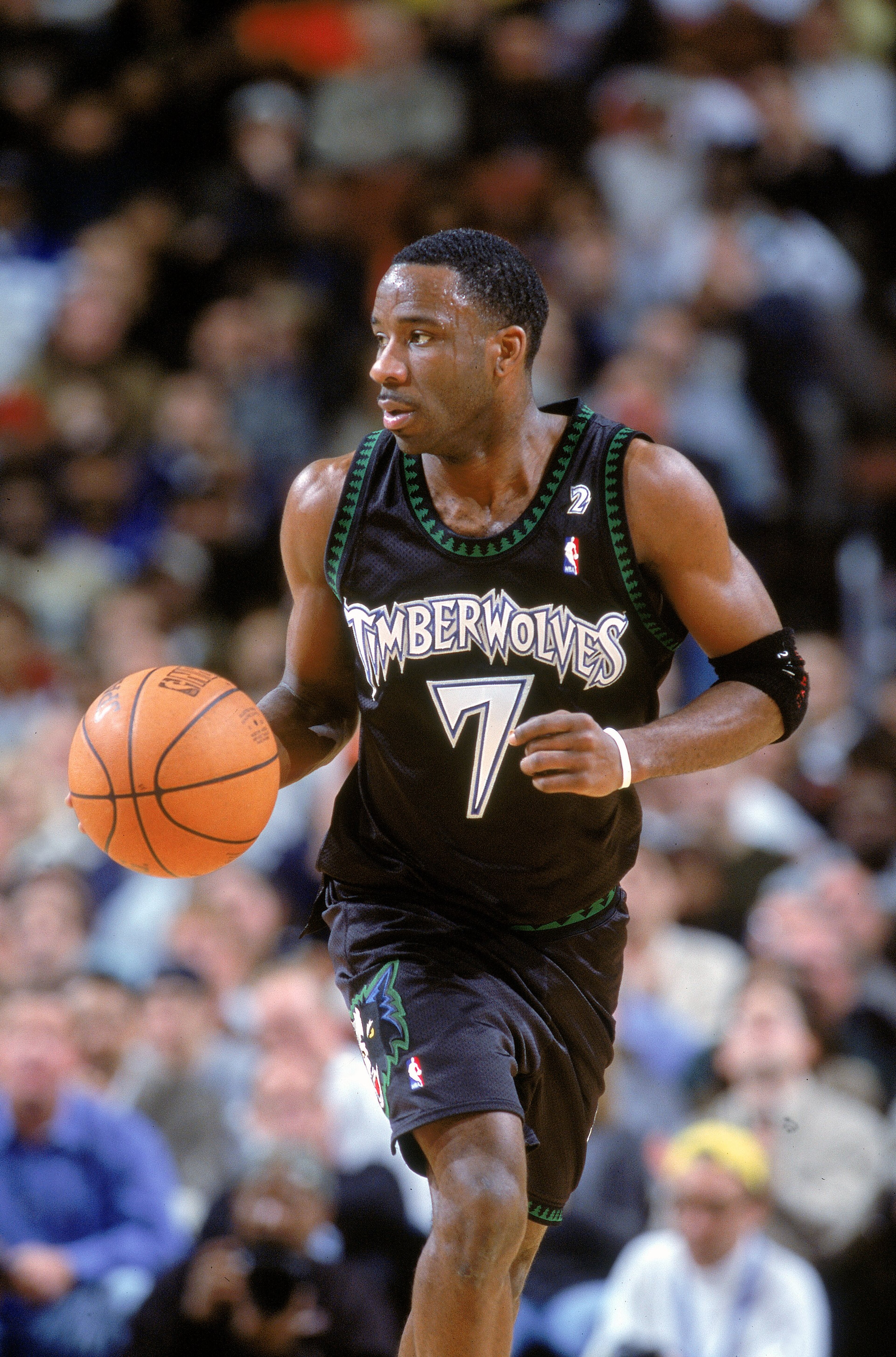 11 Dec 2000: Terrell Brandon #7 of the Minnesota Timberwolves dribbles the ball down the court during the game against the Philadelphia 76ers at the First Union Center in Philadelphia, Pennsylvania. The Timberwolves defeated the 76ers 96-91. NOTE TO USER: