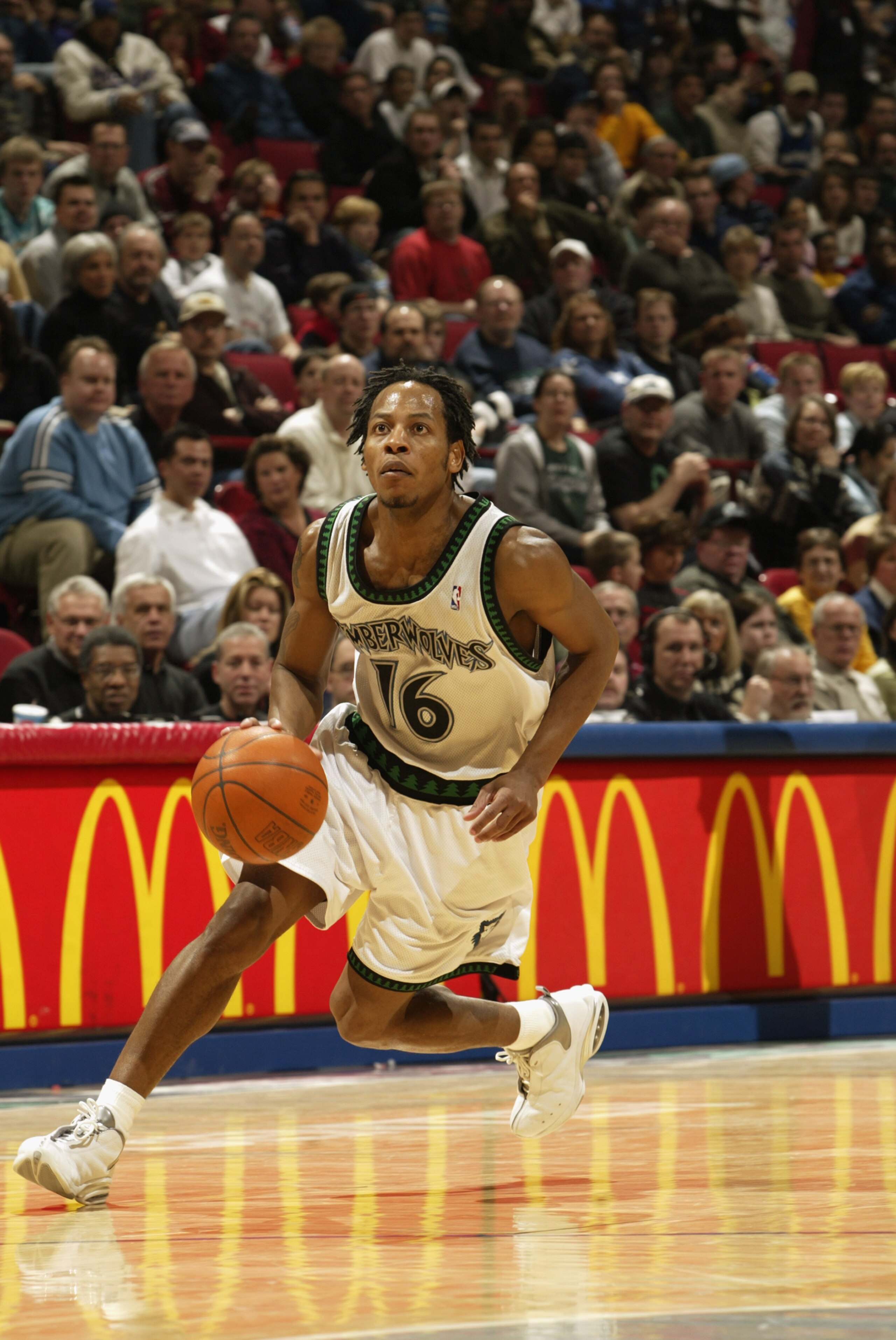 MINNEAPOLIS - MARCH 2:  Troy Hudson #16 of the Minnesota Timberwolves dribbles against the New York Knicks during the game at Target Center on March 2, 2003 in Minneapolis, Minnesota.  The Timberwolves won 99-90.  NOTE TO USER: User expressly acknowledges