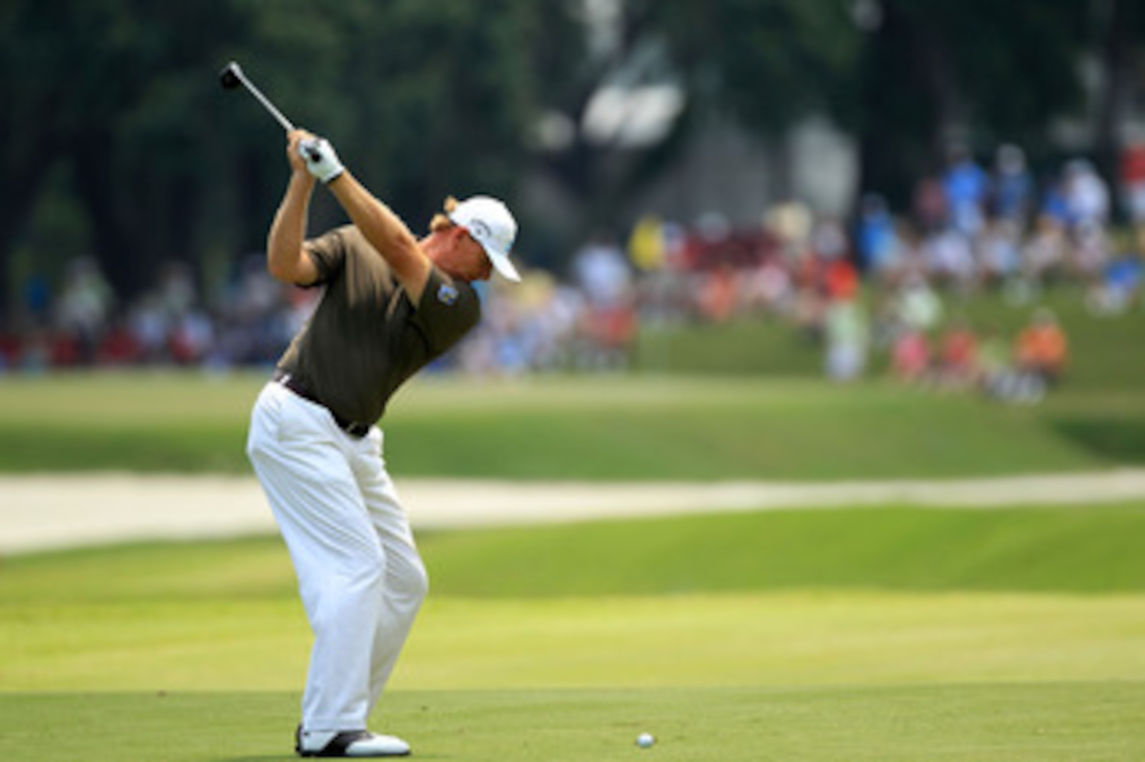 PONTE VEDRA BEACH, FL - MAY 13: Ernie Els of South Africa hits an approach shot on the 11th hole during the second round of THE PLAYERS Championship held at THE PLAYERS Stadium course at TPC Sawgrass on May 13, 2011 in Ponte Vedra Beach, Florida. (Photo PONTE VEDRA BEACH, FL - MAY 13: Ernie Els of South Africa hits an approach shot on the 11th hole during the second round of THE PLAYERS Championship held at THE PLAYERS Stadium course at TPC Sawgrass on May 13, 2011 in Ponte Vedra Beach, Florida. (Photo
