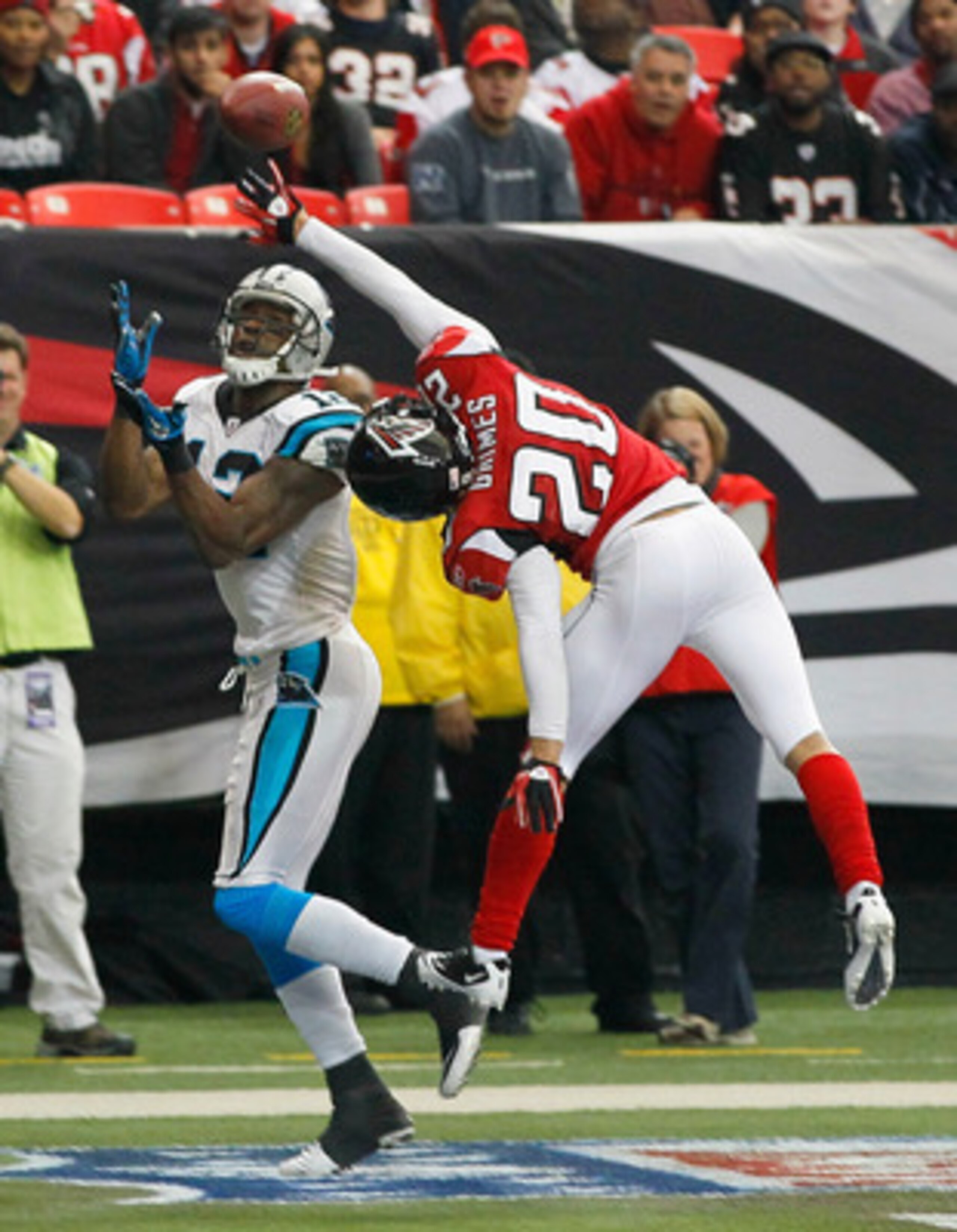 ATLANTA, GA - JANUARY 02: Brent Grimes #20 of the Atlanta Falcons breaks up this touchdown reception intended for David Gettis #12 of the Carolina Panthers at Georgia Dome on January 2, 2011 in Atlanta, Georgia. (Photo by Kevin C. Cox/Getty Images) ATLANTA, GA - JANUARY 02: Brent Grimes #20 of the Atlanta Falcons breaks up this touchdown reception intended for David Gettis #12 of the Carolina Panthers at Georgia Dome on January 2, 2011 in Atlanta, Georgia. (Photo by Kevin C. Cox/Getty Images)