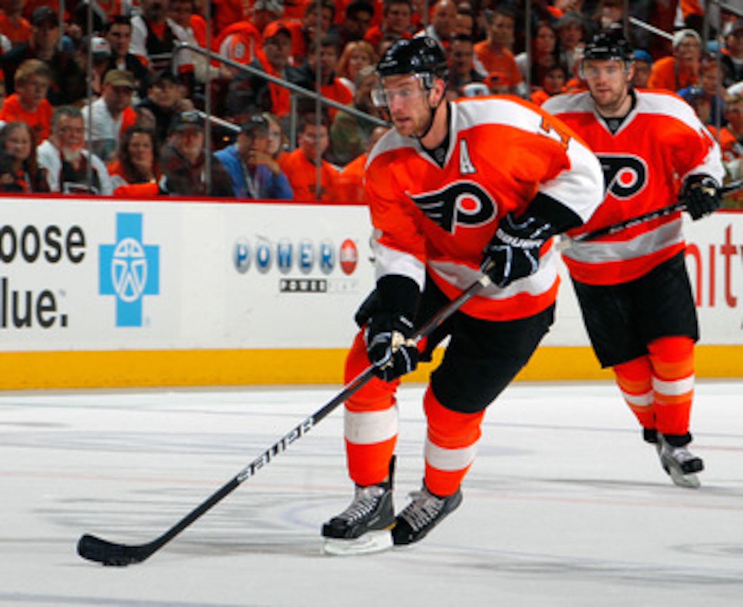 PHILADELPHIA, PA - APRIL 16:  Jeff Carter #17 of the Philadelphia Flyers skates in Game Two of the Eastern Conference Quarterfinals against the Buffalo Sabres during the 2011 NHL Stanley Cup Playoffs at Wells Fargo Center on April 16, 2011 in Philadelphia