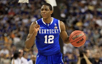 HOUSTON, TX - APRIL 02:  Brandon Knight #12 of the Kentucky Wildcats moves the ball while taking on the Connecticut Huskies during the National Semifinal game of the 2011 NCAA Division I Men's Basketball Championship at Reliant Stadium on April 2, 2011 in