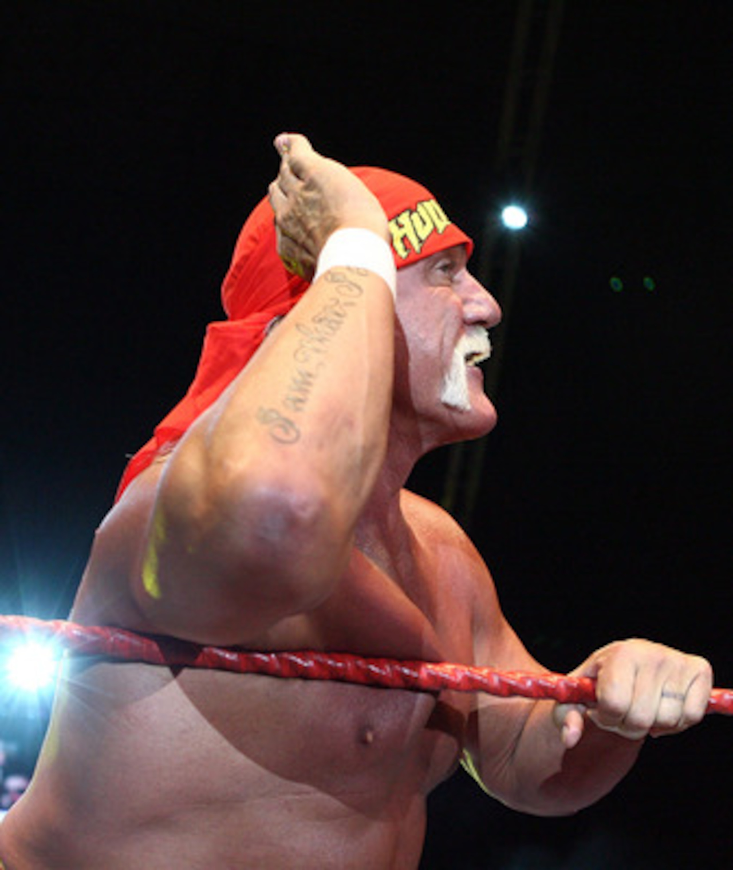 PERTH, AUSTRALIA - NOVEMBER 24:  Hulk Hogan gestures to the audience during his Hulkamania Tour at the Burswood Dome on November 24, 2009 in Perth, Australia.  (Photo by Paul Kane/Getty Images)