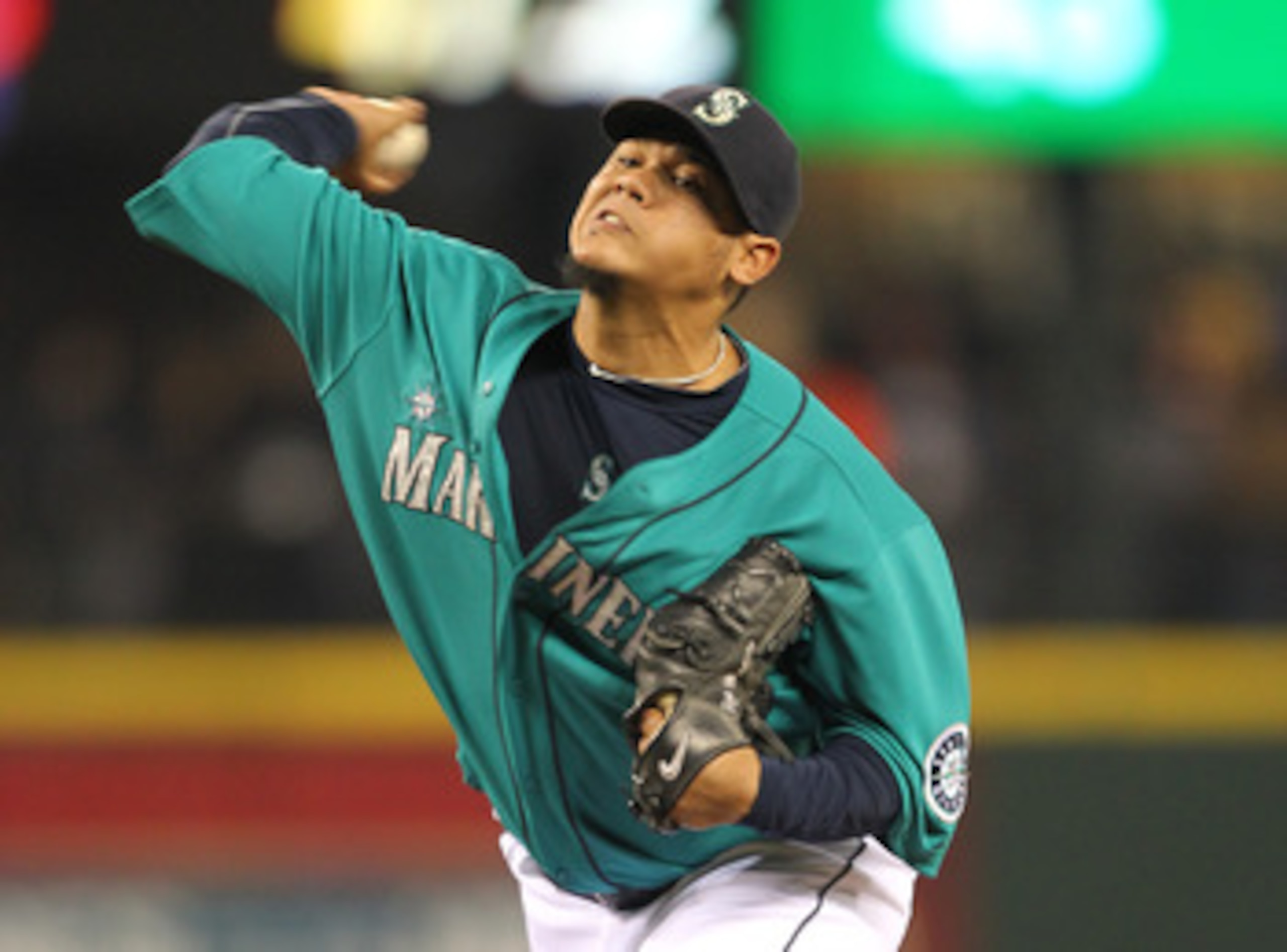 SEATTLE - MAY 06:  Starting pitcher Felix Hernandez #34 of the Seattle Mariners pitches against the Chicago White Sox at Safeco Field on May 6, 2011 in Seattle, Washington. The Mariners won 3-2. (Photo by Otto Greule Jr/Getty Images)