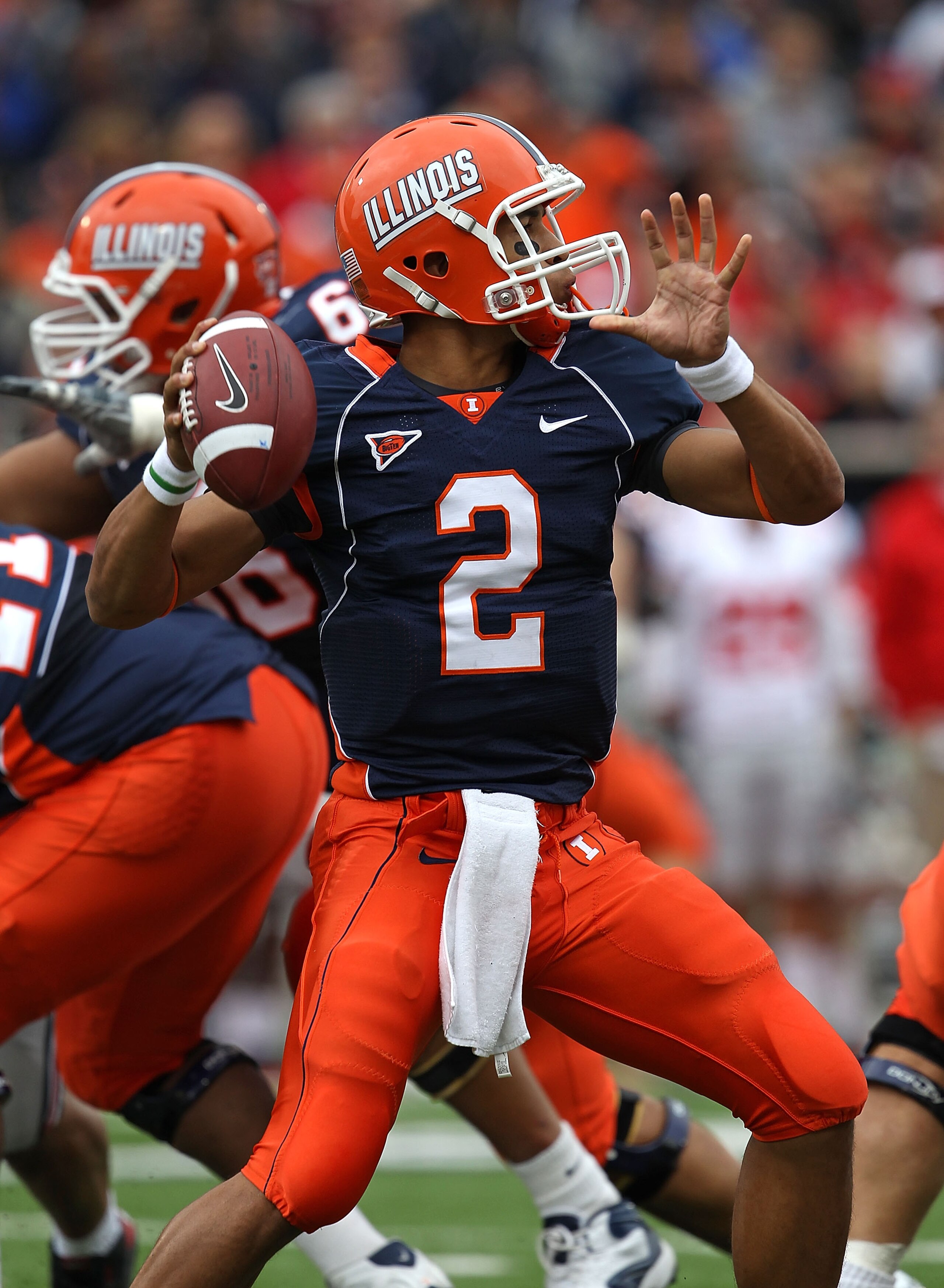 CHAMPAIGN, IL - OCTOBER 02: Nathan Scheelhaase #2 of the Illinois Fighting Illini passes the ball against the Ohio State Buckeyes at Memorial Stadium on October 2, 2010 in Champaign, Illinois. Ohio State defeated Illinois 24-13. (Photo by Jonathan Daniel/ CHAMPAIGN, IL - OCTOBER 02: Nathan Scheelhaase #2 of the Illinois Fighting Illini passes the ball against the Ohio State Buckeyes at Memorial Stadium on October 2, 2010 in Champaign, Illinois. Ohio State defeated Illinois 24-13. (Photo by Jonathan Daniel/