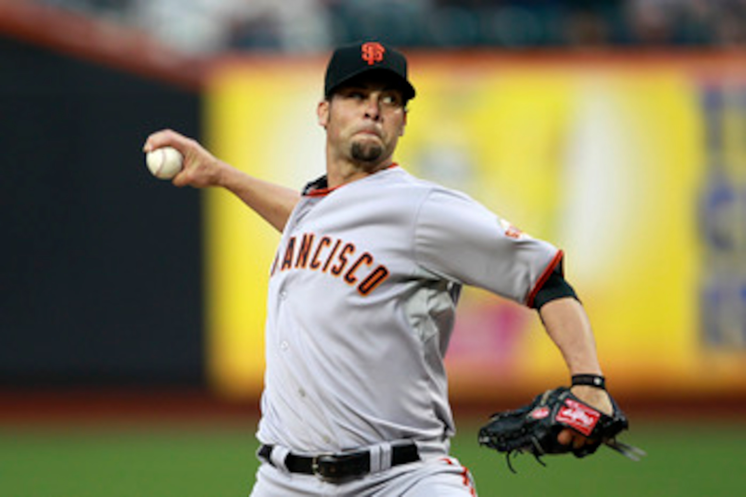 NEW YORK, NY - MAY 03:  Ryan Vogelsong #32 of the San Francisco Giants pitches against the New York Mets at Citi Field on May 3, 2011 in the Flushing neighborhood of the Queens borough of New York City.  (Photo by Chris Trotman/Getty Images)