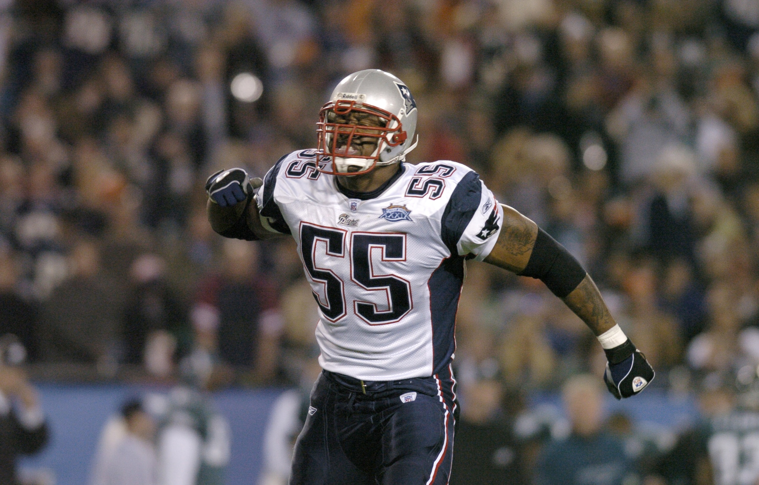 New England Patriots Willie McGinest during the first quarter of Super Bowl XXXIX between the Philadelphia Eagles and the New England Patriots at Alltel Stadium in Jacksonville, Florida on February 6, 2005. (Photo by Al Messerschmidt/Getty Images) New England Patriots Willie McGinest during the first quarter of Super Bowl XXXIX between the Philadelphia Eagles and the New England Patriots at Alltel Stadium in Jacksonville, Florida on February 6, 2005. (Photo by Al Messerschmidt/Getty Images)