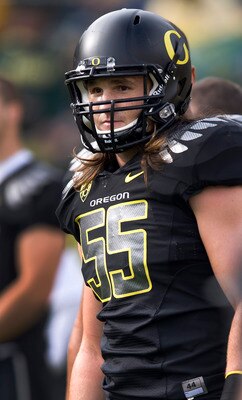 EUGENE, OR - NOVEMBER 6: Linebacker Casey Matthews #55 of the Oregon Ducks warms up before the game against the Washington Huskies at Autzen Stadium on November 6, 2010 in Eugene, Oregon. (Photo by Steve Dykes/Getty Images)