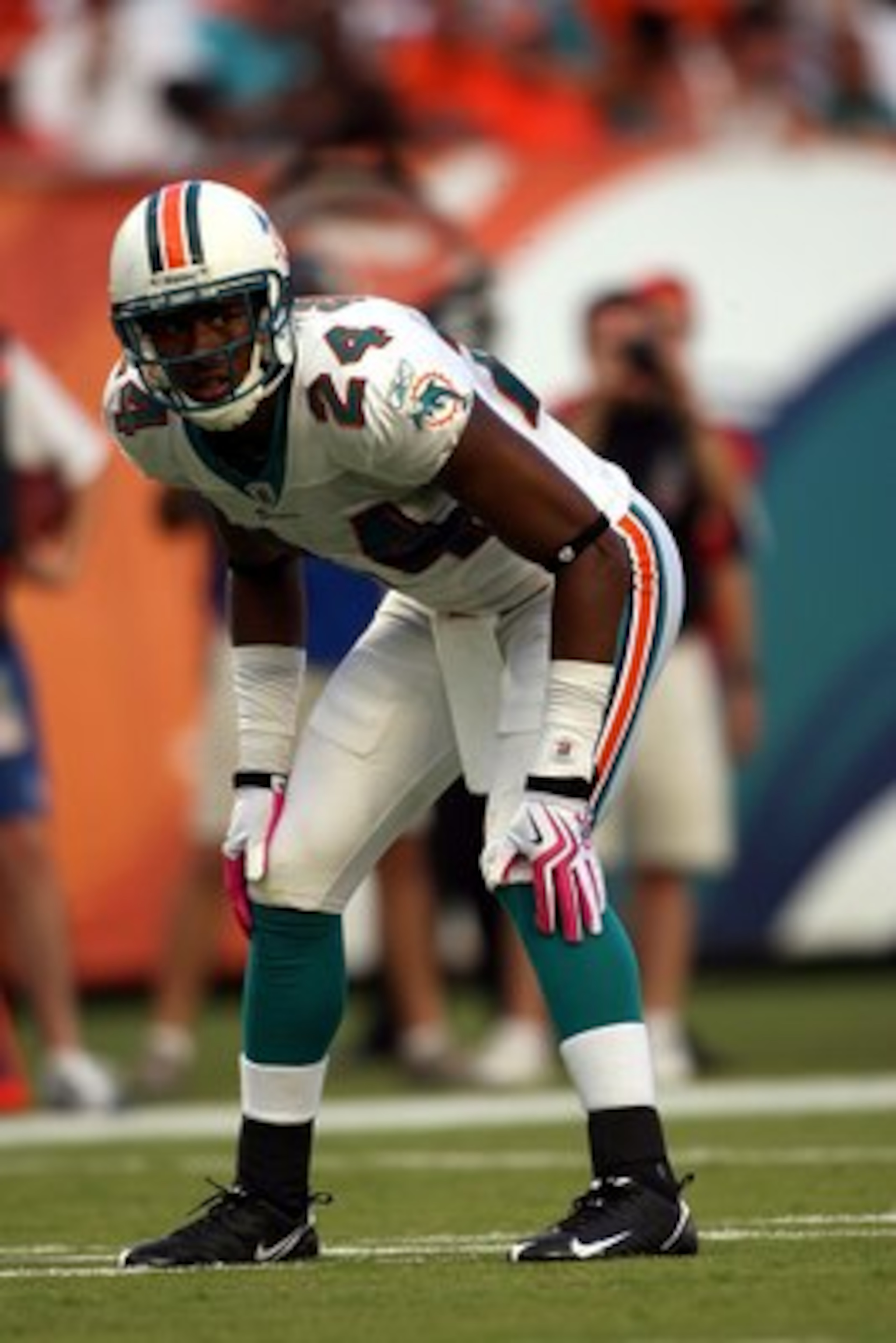 MIAMI - OCTOBER 04:  Cornerback Sean Smith #24 of the Miami Dolphins gets set against the Buffalo Bills at Land Shark Stadium on October 4, 2009 in Miami, Florida. Miami defeated Buffalo 31-30.  (Photo by Marc Serota/Getty Images)