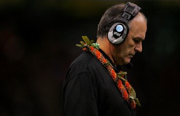 NEW ORLEANS - JANUARY 01:  Head coach June Jones of the Hawai'i Warriors hangs his head against the Georgia Bulldogs during the Allstate Sugar Bowl at the Louisiana Superdome on January 1, 2008 in New Orleans, Louisiana.  (Photo by Matthew Stockman/Getty 