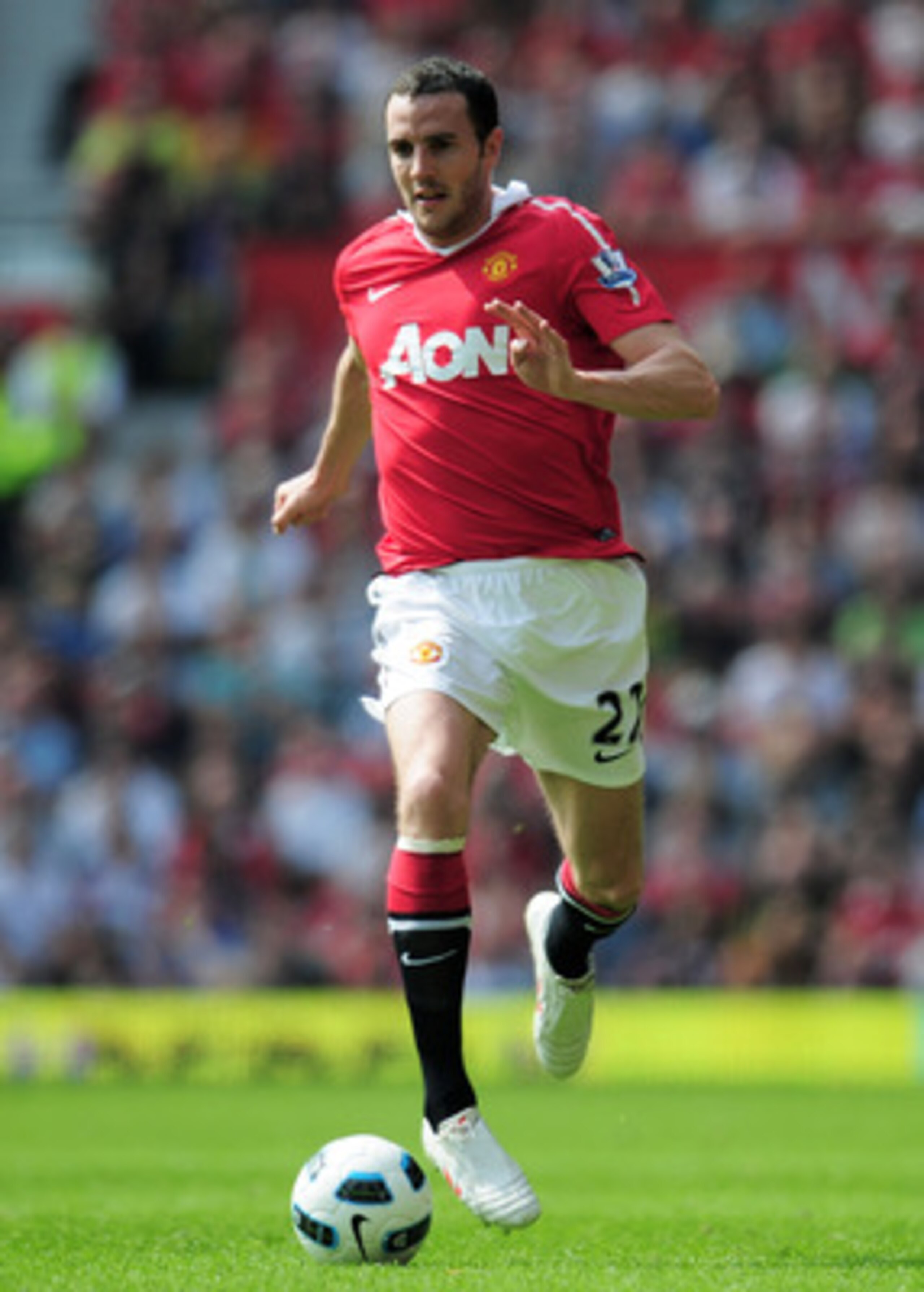 MANCHESTER, ENGLAND - APRIL 23: John O'Shea of Manchester United in action during the Barclays Premier League match between Manchester United and Everton at Old Trafford on April 23, 2011 in Manchester, England.  (Photo by Shaun Botterill/Getty Images)