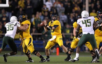 BERKELEY, CA - NOVEMBER 13:  Brock Mansion #10 of the California Golden Bears in action against the Oregon Ducks at California Memorial Stadium on November 13, 2010 in Berkeley, California.  (Photo by Ezra Shaw/Getty Images)