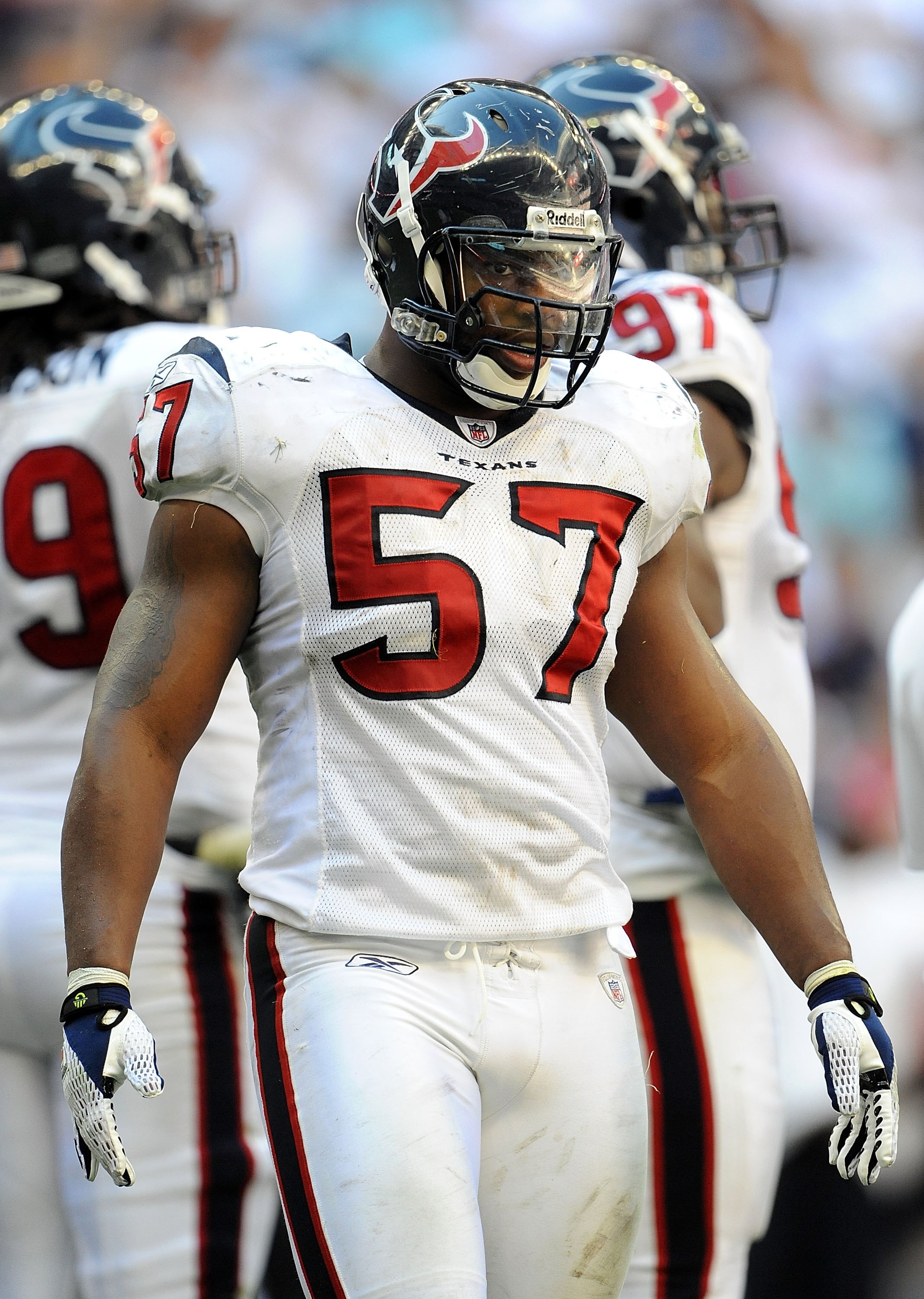 HOUSTON - NOVEMBER 09:  Linebacker Kevin Bentley #57 of the Houston Texans during play against the Baltimore Ravens at Reliant Stadium on November 9, 2008 in Houston, Texas.  (Photo by Ronald Martinez/Getty Images)