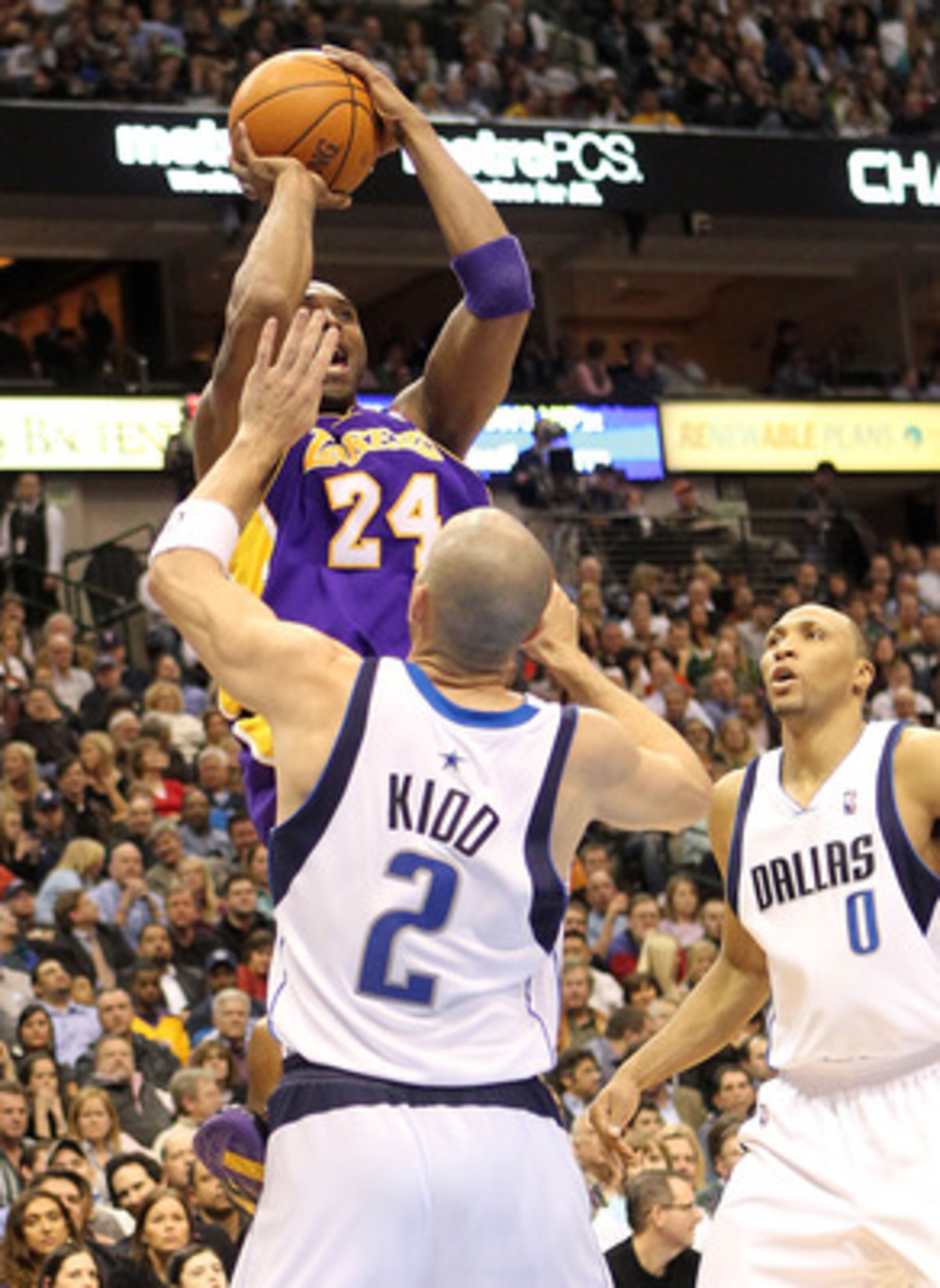 DALLAS - FEBRUARY 24:  Kobe Bryant #24 of the Los Angeles Lakers shoots over Jason Kidd #2 of the Dallas Mavericks which moved him into 13th place on the NBA all time scoring list on February 24, 2010 at American Airlines Center in Dallas, Texas.  NOTE TO