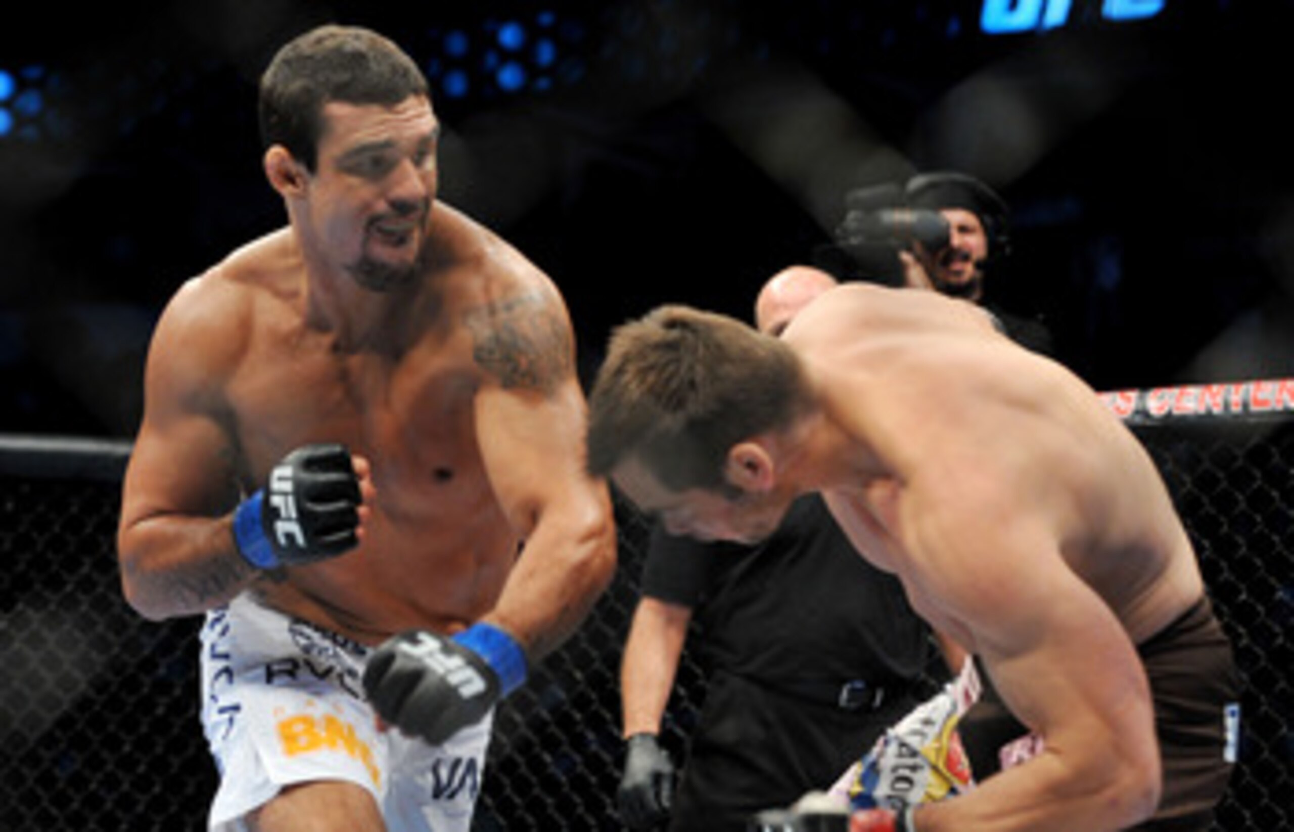 DALLAS - SEPTEMBER 19:  UFC fighter Vitor Belfort  (L) battles UFC fighter Rich Franklin (R) during their Catch weight bout at UFC 103: Franklin vs. Belfort at the American Airlines Center on September 19, 2009 in Dallas, Texas.  (Photo by Jon Kopaloff/Ge