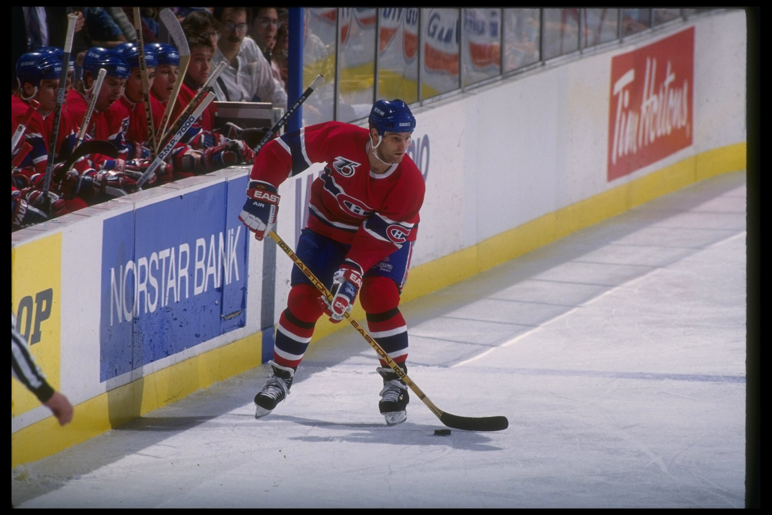 31 Jan 1992:  Leftwinger Kirk Muller of the Montreal Canadiens moves the puck during a game against the Buffalo Sabres at Memorial Auditorium in Buffalo, New York. Mandatory Credit: Rick Stewart  /Allsport