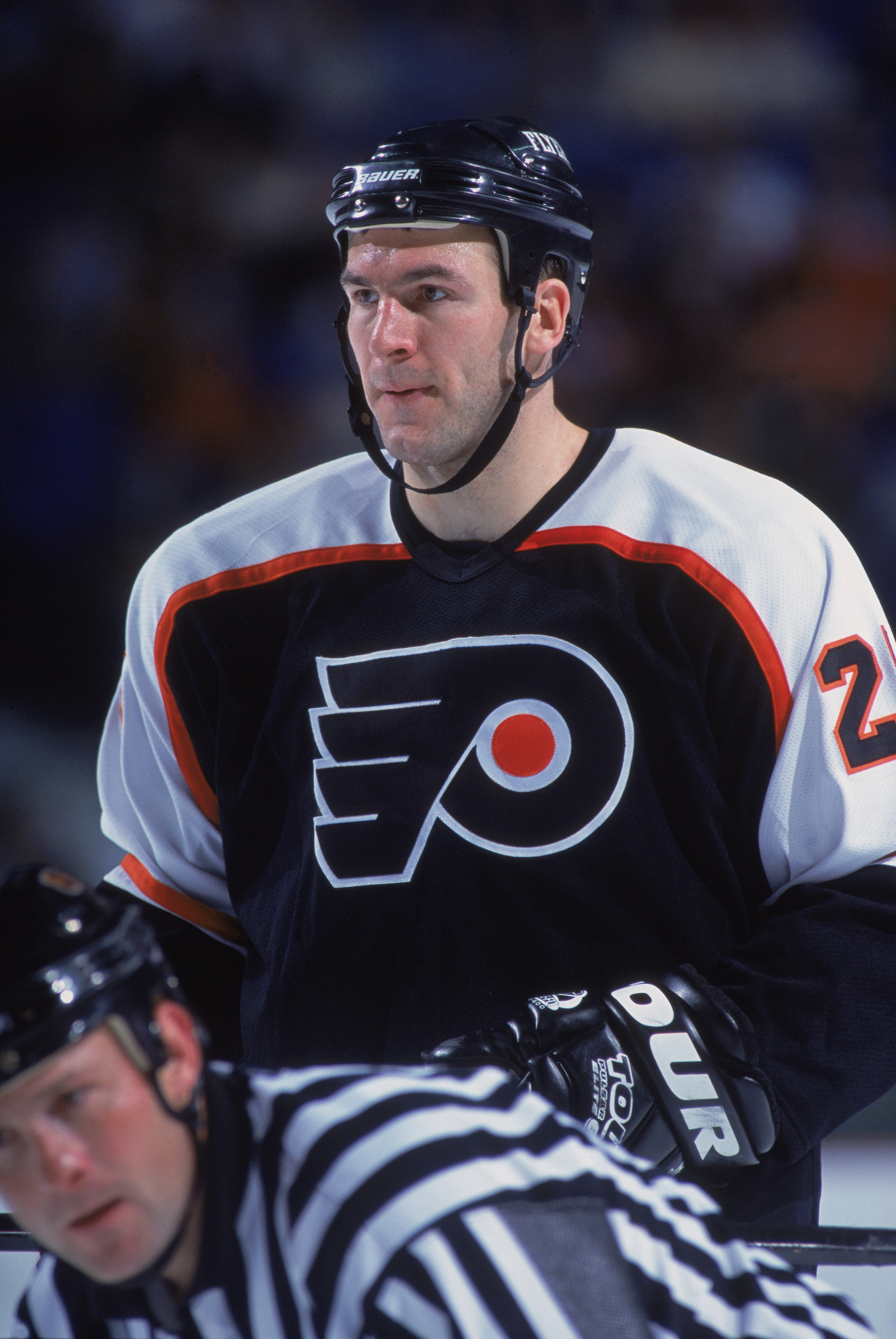 10 Oct 2001:  Keith Primeau #25 of the Philadelphia  Flyers looks on during the game against the Buffalo Sabres at the HSBC Arena in Buffalo, New York. The Sabres defeated the Flyers 2-1.Mandatory Credit:   Rick Stewart/ Allsport