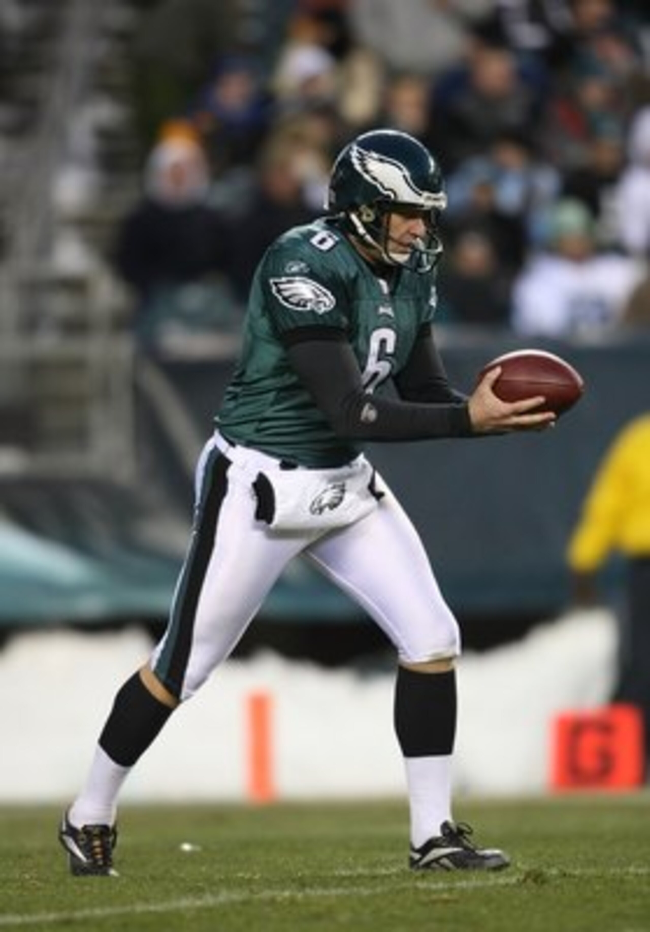 PHILADELPHIA - DECEMBER 20:  Sav Rocca #6 of the Philadelphia Eagles punts against the San Francisco 49ers at Lincoln Financial Field on December 20, 2009 in Philadelphia, Pennsylvania.  (Photo by Nick Laham/Getty Images)