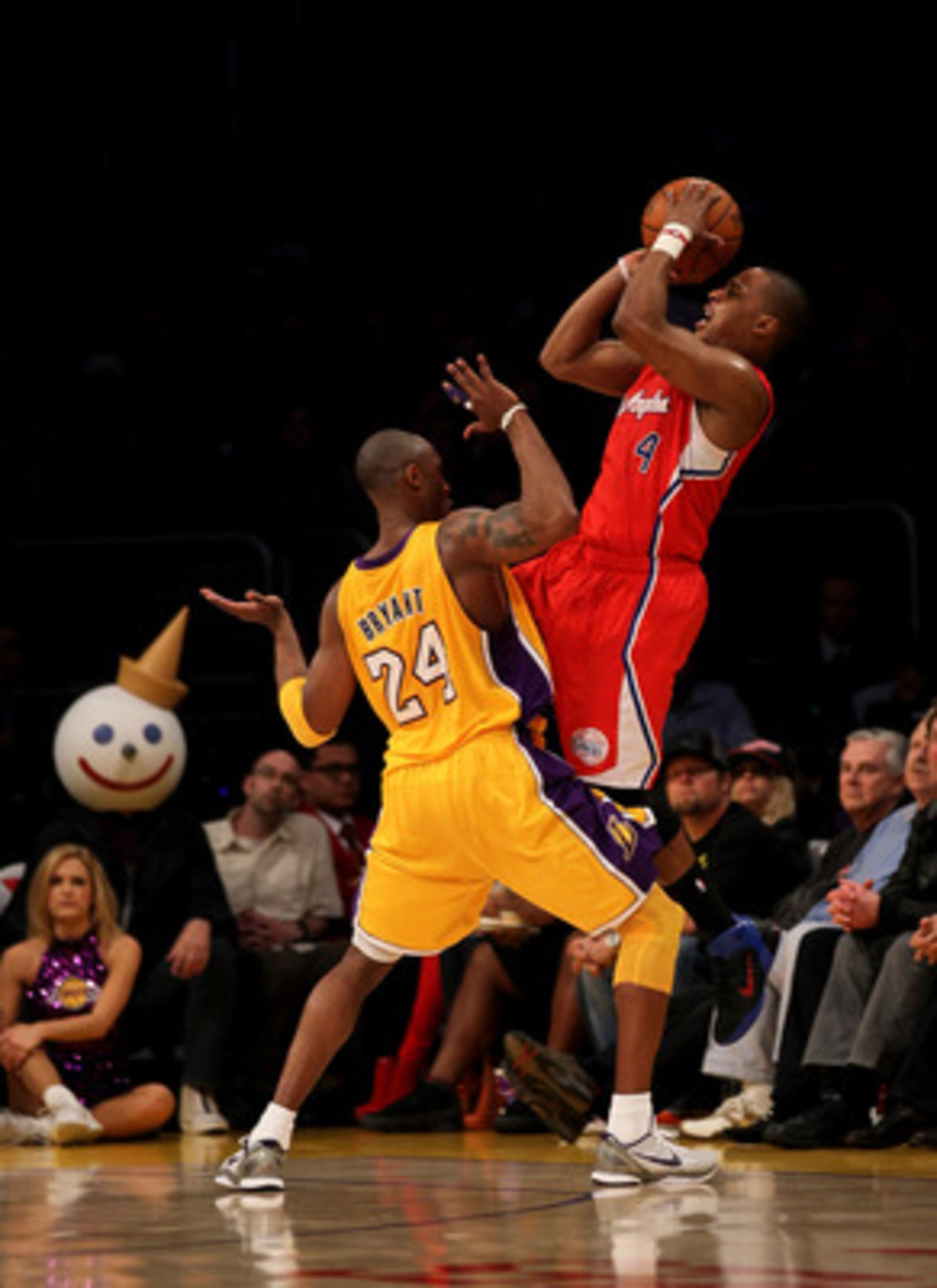 LOS ANGELES, CA - FEBRUARY 25: Randy Foye #4 of the Los Angeles Clippers shoots over Kobe Bryant #24 of the Los Angeles Lakers at Staples Center on February 25, 2011 in Los Angeles, California. The Lakers won 100-88.  NOTE TO USER: User expressly acknowle