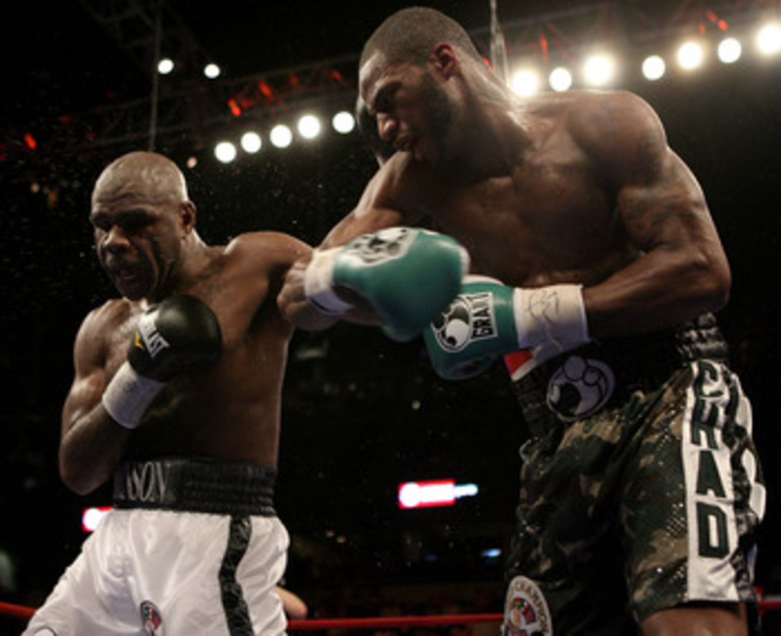 TAMPA, FLORIDA - APRIL 12:   Action between Chad Dawson (R) and  Glen Johnson during the WBC Light Heavyweight title fight on Saturday April 12, 2008 at St. Pete Times Forum, Tampa, Florida.  (Photo by John Gichigi/Getty Images)