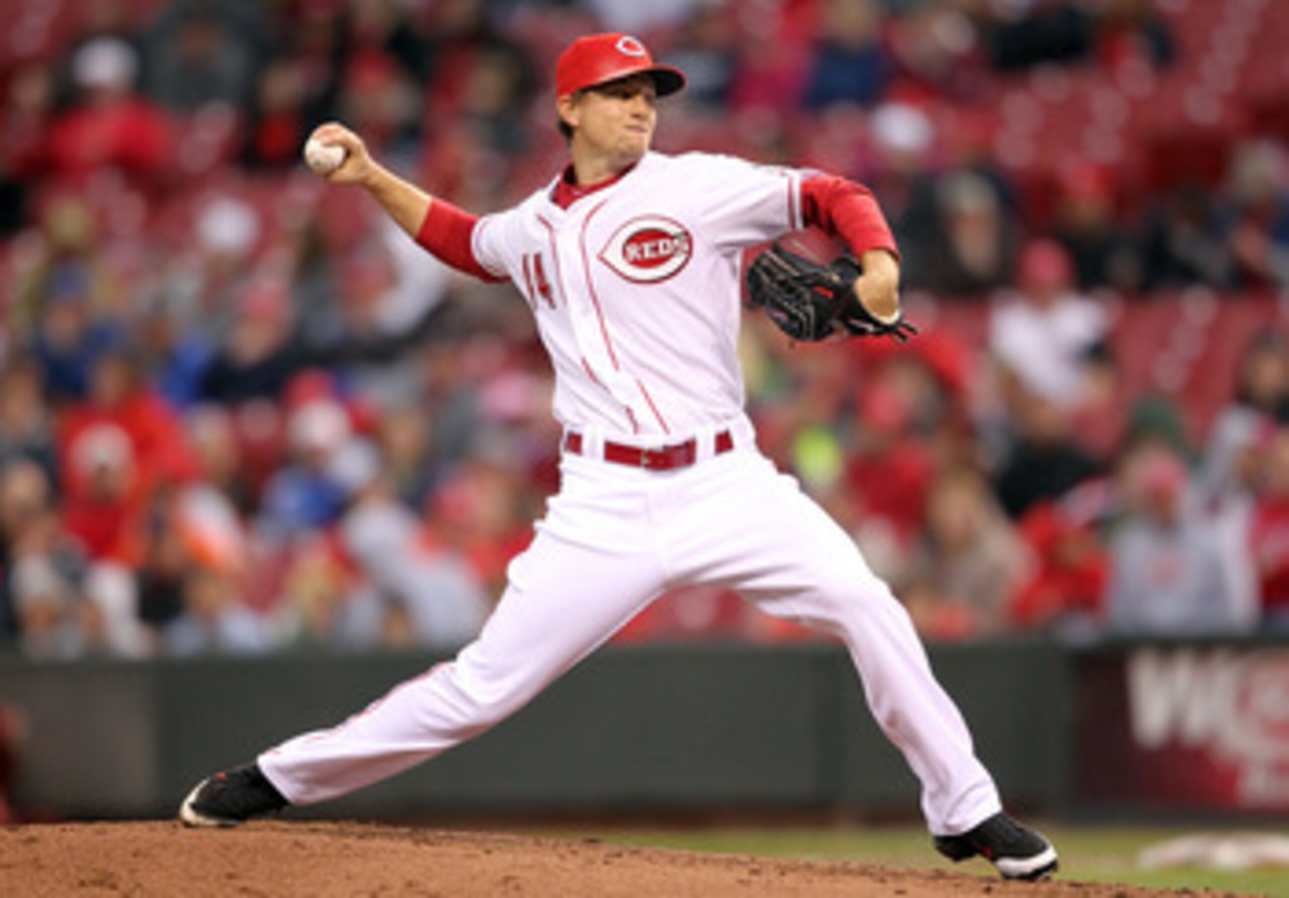 CINCINNATI, OH - MAY 03:  Mike Leake #44 of the Cincinnati Reds throws a pitch during the game against the Houston Astros at Great American Ball Park on May 3, 2011 in Cincinnati, Ohio.  (Photo by Andy Lyons/Getty Images)