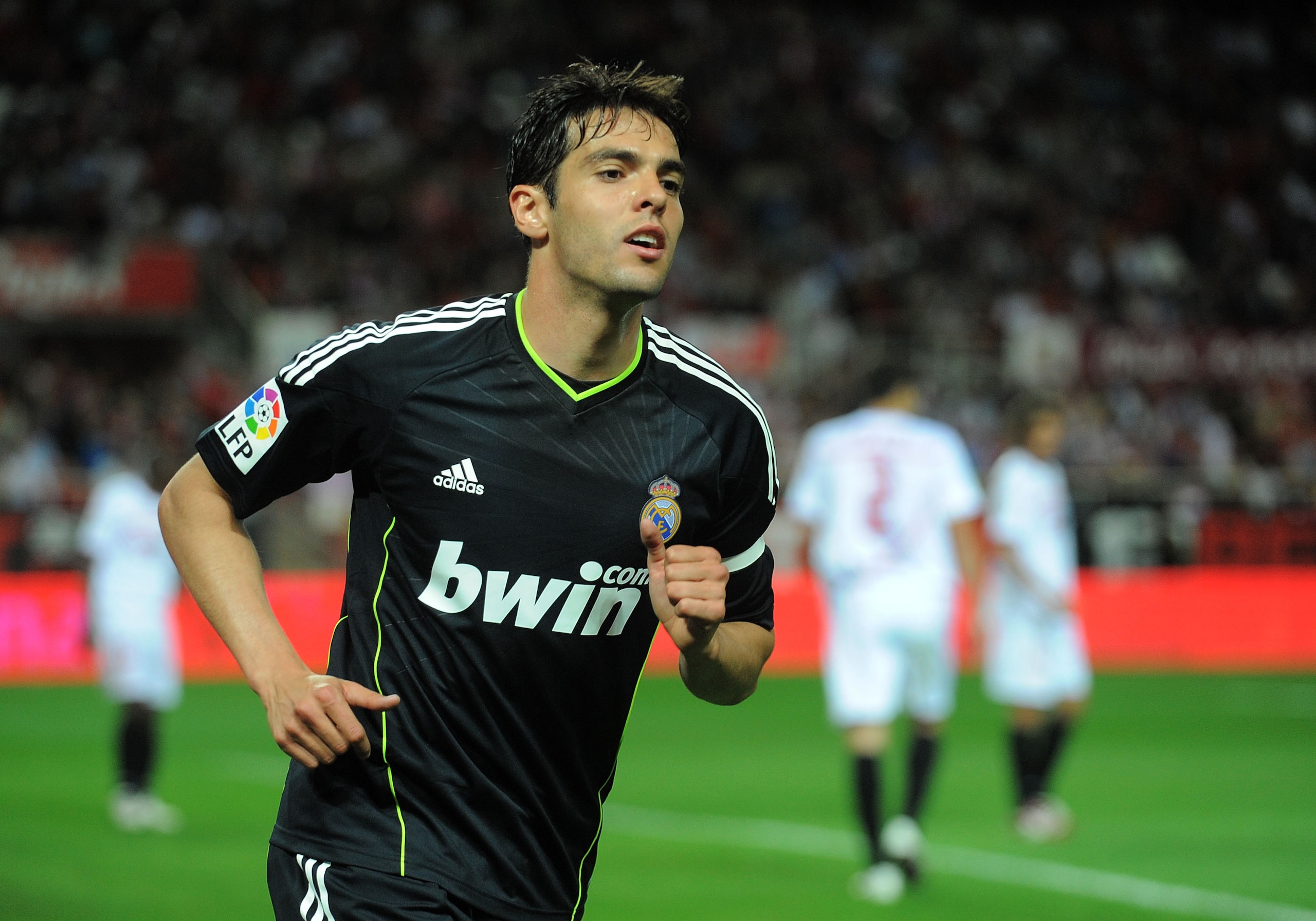 SEVILLE, SPAIN - MAY 07: Kaka of Real Madrid goes to take a corner kick during the La Liga match between Sevilla and Real Madrid at Estadio Ramon Sanchez Pizjuan on May 7, 2011 in Seville, Spain.  (Photo by Denis Doyle/Getty Images)