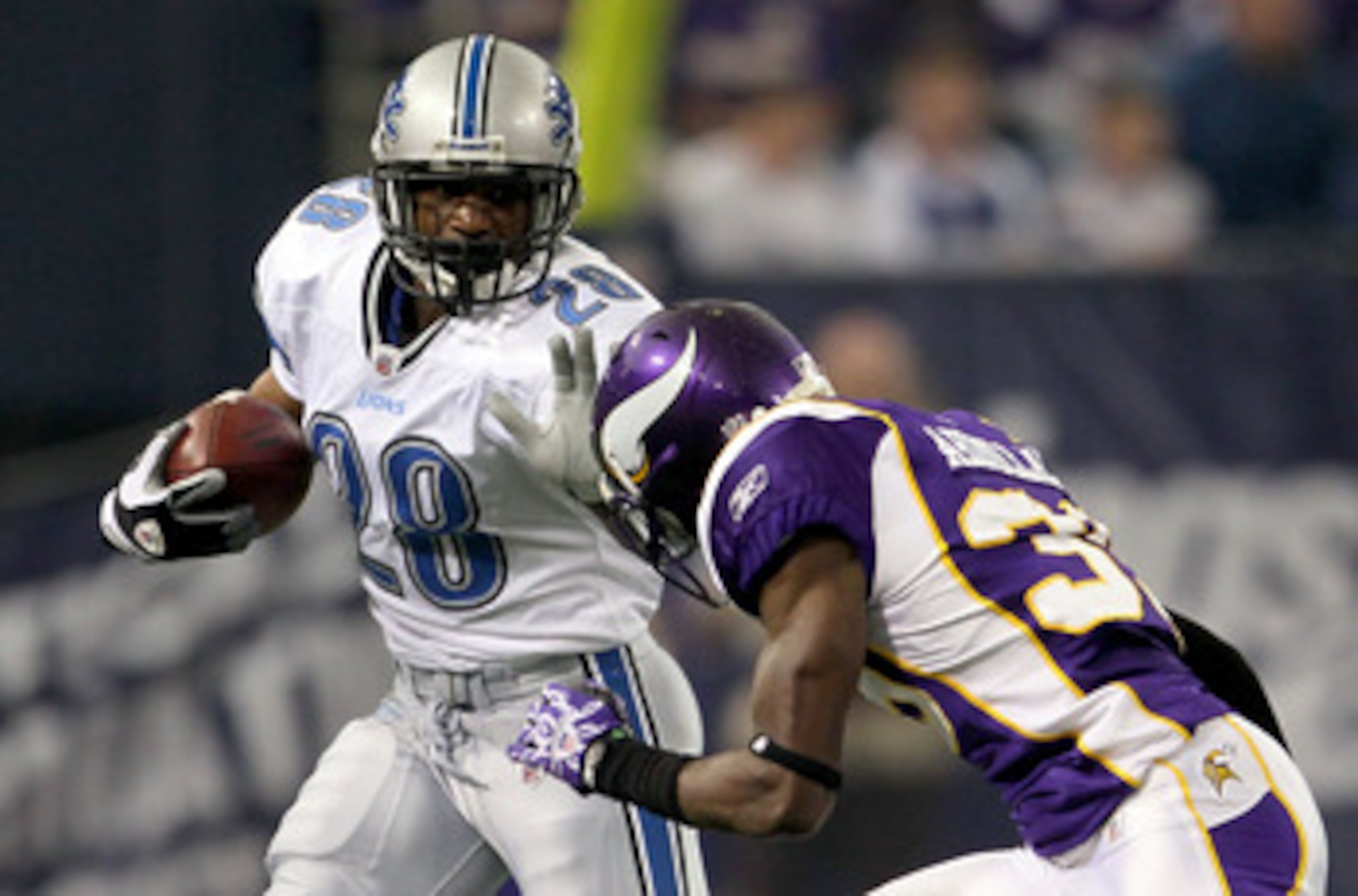 MINNEAPOLIS - SEPTEMBER 26:  Running back Maurice Morris #28 of the Detroit Lions carries the ball against the Minnesota Vikings at Mall of America Field on September 26, 2010 in Minneapolis, Minnesota. The Vikings defeated the Lions 24-10.  (Photo by Jef