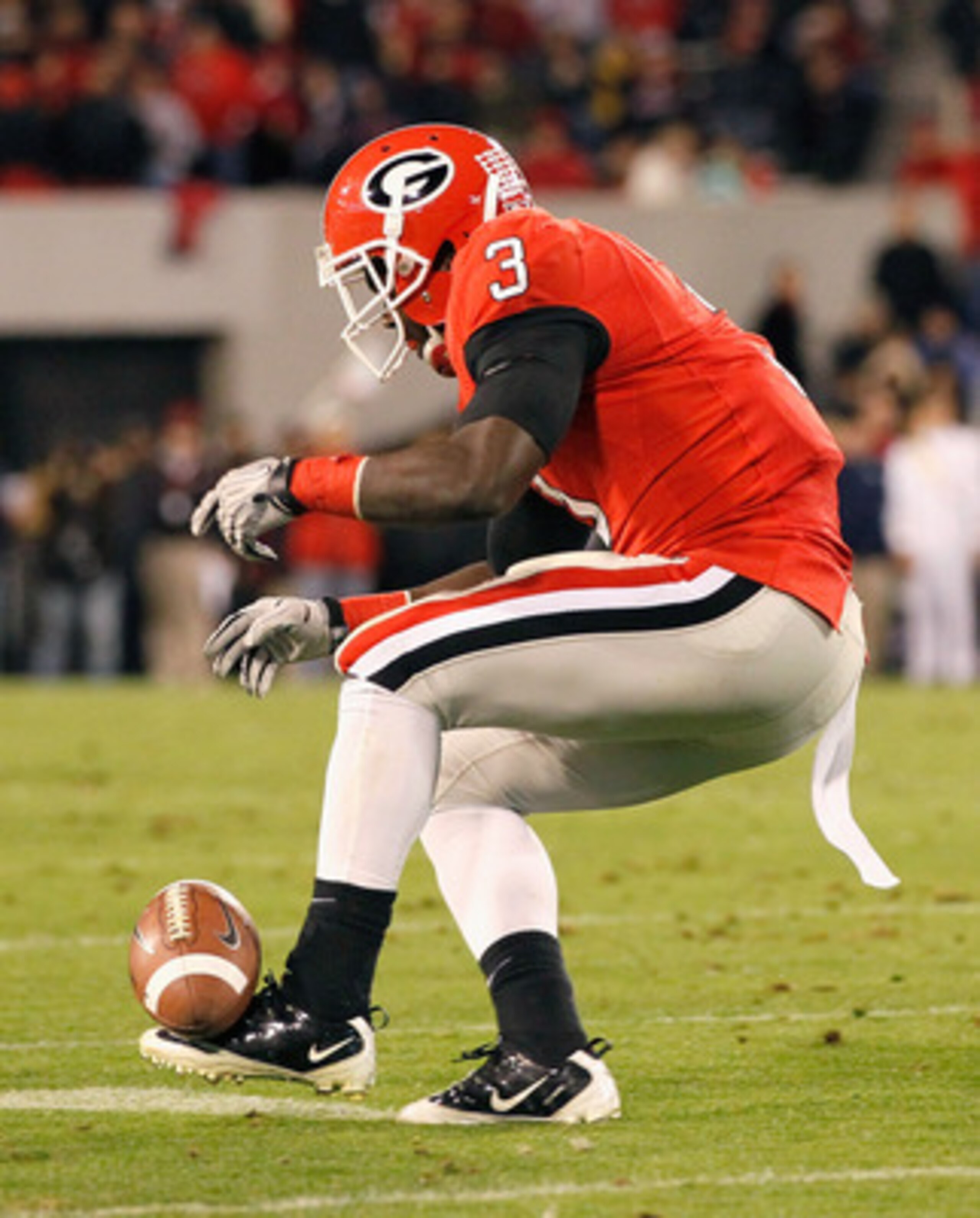 ATHENS, GA - NOVEMBER 27:  Washaun Ealey #3 of the Georgia Bulldogs drops this reception against the Georgia Tech Yellow Jackets at Sanford Stadium on November 27, 2010 in Athens, Georgia.  (Photo by Kevin C. Cox/Getty Images)