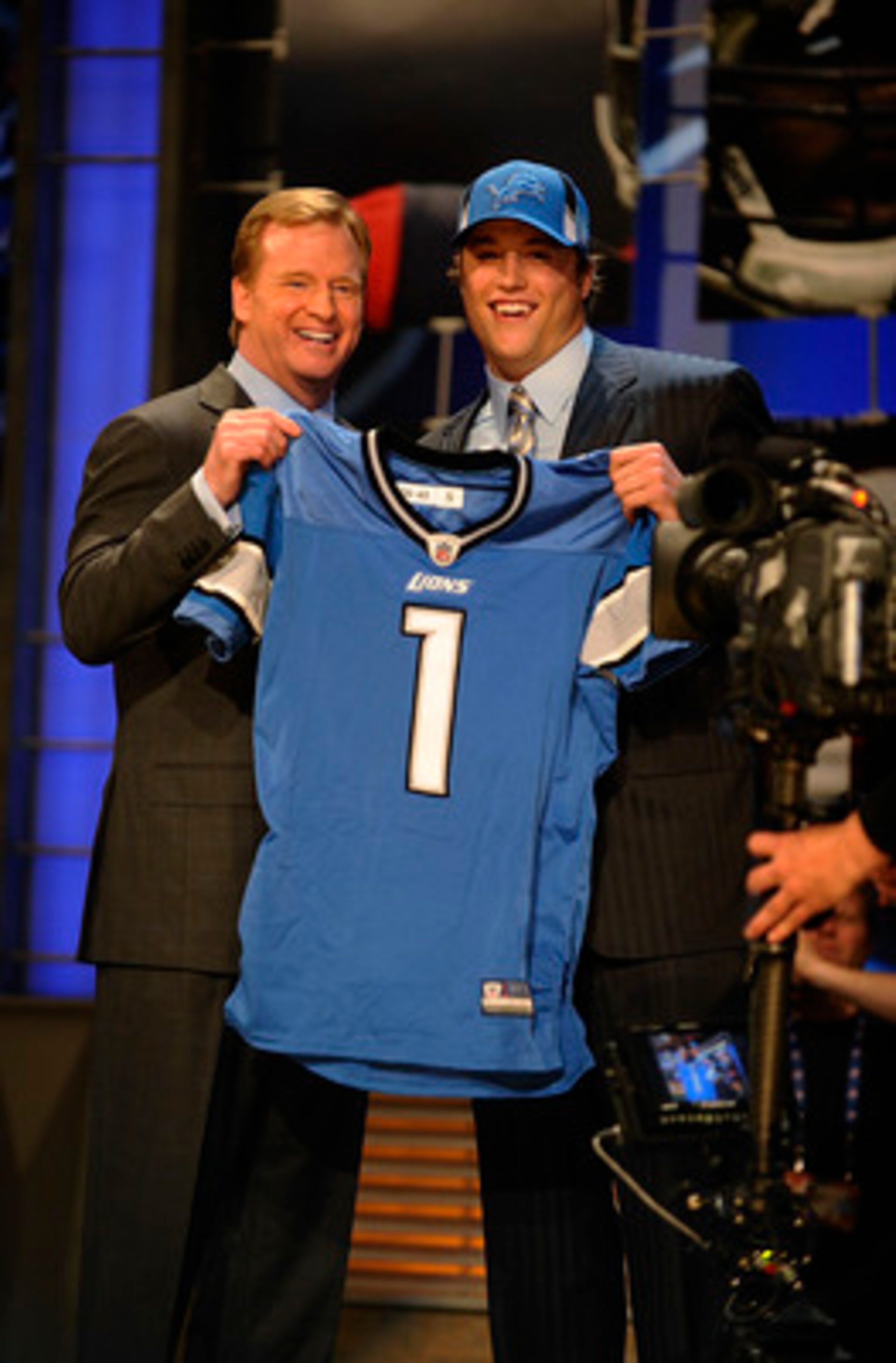 NEW YORK - APRIL 25:  NFL Commissioner Roger Goodell stands with Detroit Lions #1 draft pick Matthew Stafford at  Radio City Music Hall for the 2009 NFL Draft on April 25, 2009 in New York City  (Photo by Jeff Zelevansky/Getty Images)