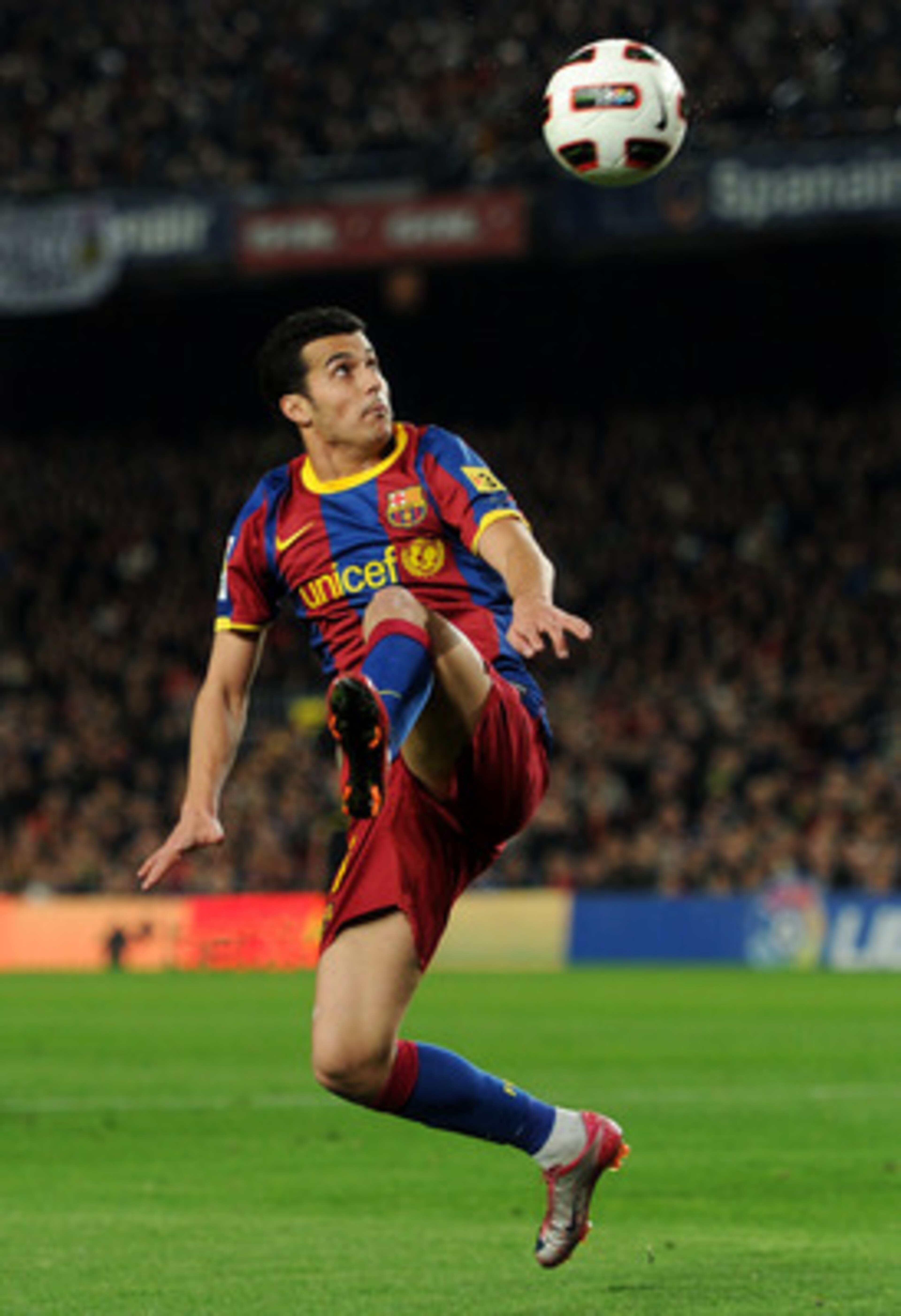BARCELONA, SPAIN - MARCH 05:  Pedro Rodriguez of Barcelona controls the ball during the la Liga match between Barcelona and Real Zaragoza at the Camp Nou stadium on March 5, 2011 in Barcelona, Spain.  (Photo by Jasper Juinen/Getty Images)