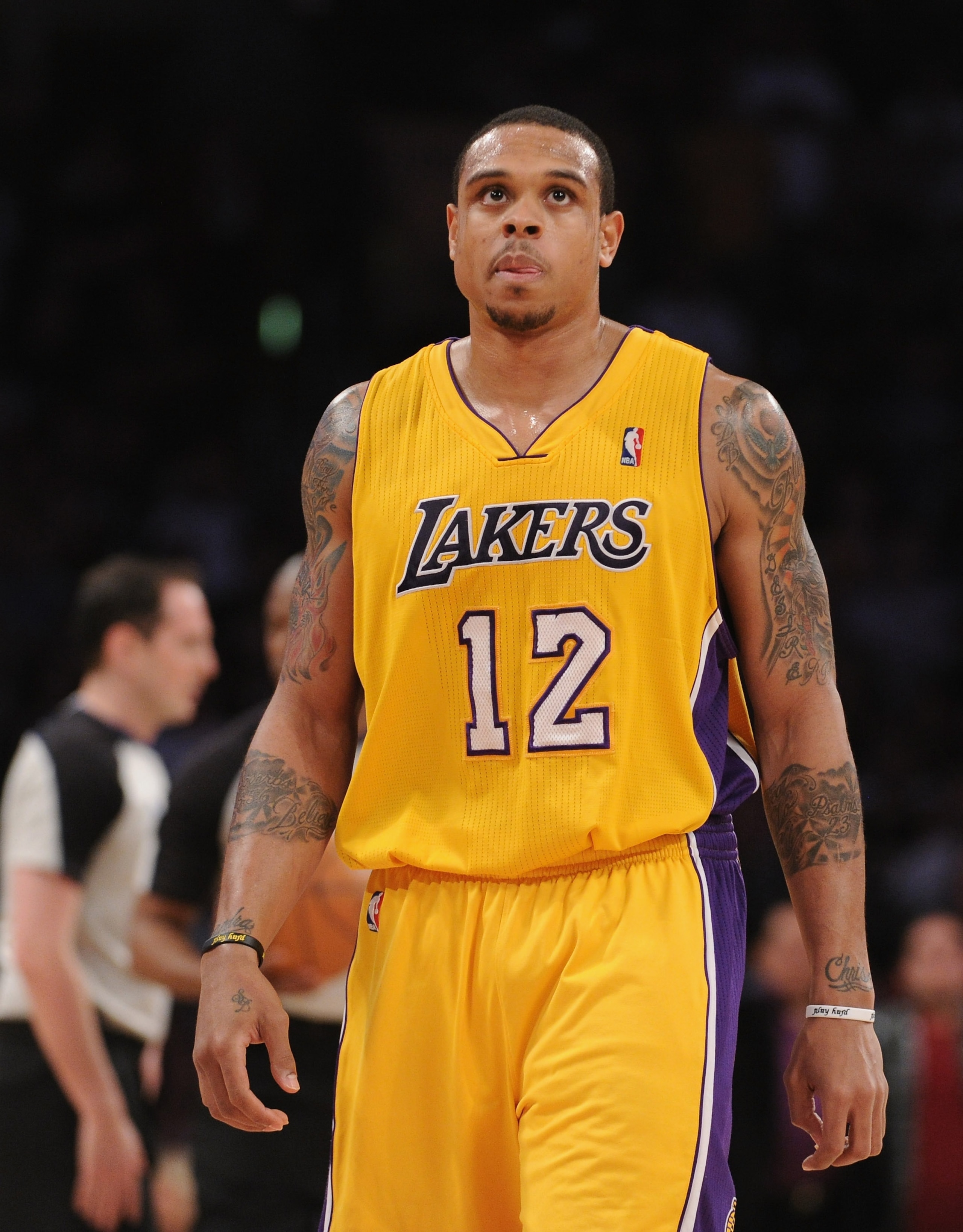 LOS ANGELES, CA - MARCH 31: Shannon Brown #12 of the Los Angeles Lakers leaves the court after his ejection during the games against the Dallas Mavericks at Staples Center on March 31, 2011 in Los Angeles, California. NOTE TO USER: User expressly acknow LOS ANGELES, CA - MARCH 31: Shannon Brown #12 of the Los Angeles Lakers leaves the court after his ejection during the games against the Dallas Mavericks at Staples Center on March 31, 2011 in Los Angeles, California. NOTE TO USER: User expressly acknow