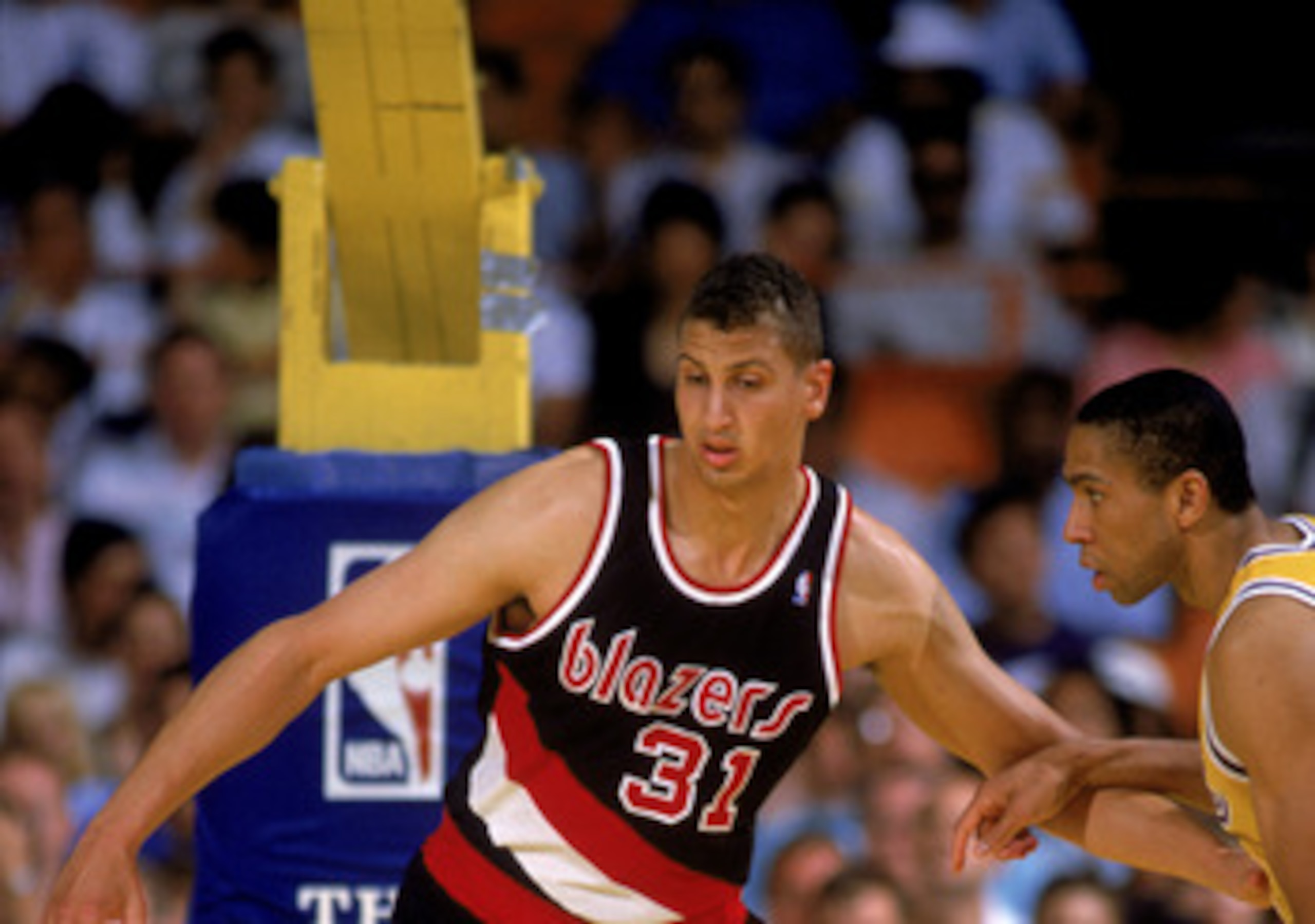 INGLEWOOD, CA - 1989:  Sam Bowie #31 of the Portland Trail Blazers battles for position during a game in the 1988-89 NBA season against the Los Angeles Lakers at the Great Western Forum in Inglewood, California.  (Photo by Stephen Dunn/Getty Images)