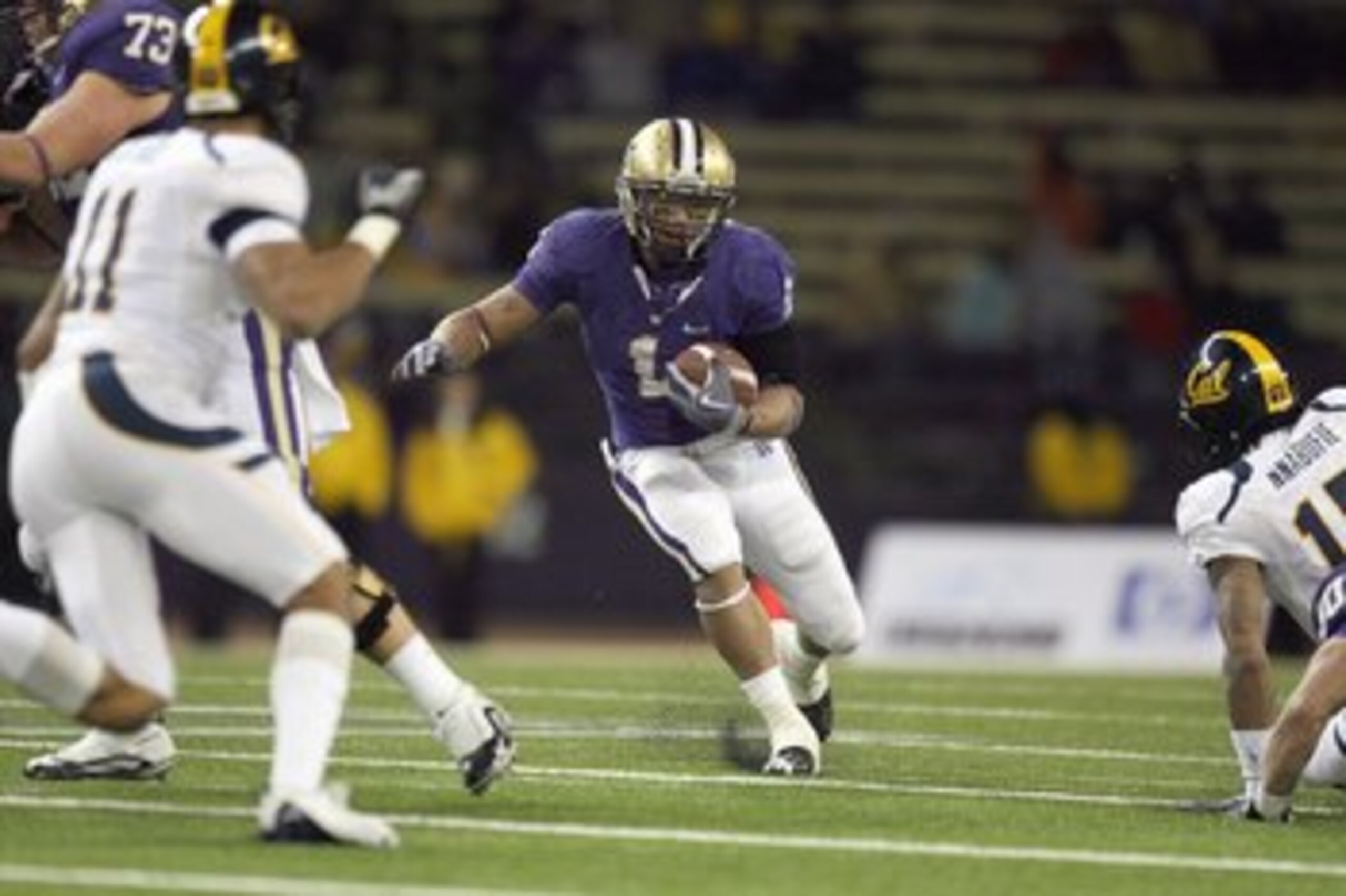 SEATTLE - DECEMBER 05: Chris Polk #1 of the Washington Huskies carries the ball during game against the California Bears on December 5, 2009 at Husky Stadium in Seattle, Washington. The Huskies defeated the Bears 42-10. (Photo by Otto Greule Jr/Getty Ima SEATTLE - DECEMBER 05: Chris Polk #1 of the Washington Huskies carries the ball during game against the California Bears on December 5, 2009 at Husky Stadium in Seattle, Washington. The Huskies defeated the Bears 42-10. (Photo by Otto Greule Jr/Getty Ima