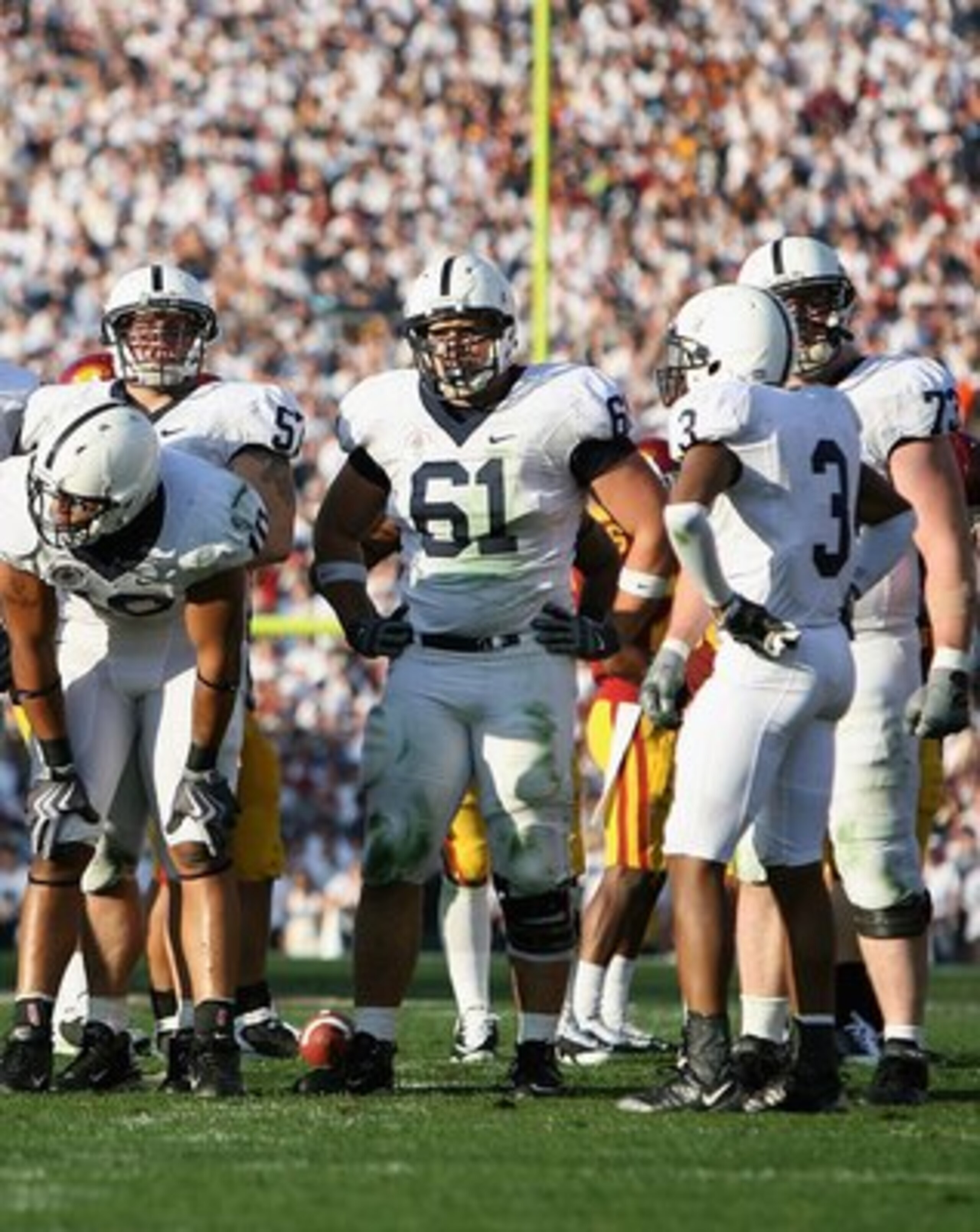 PASADENA, CA - JANUARY 01:  The Penn State Nittany Lions huddle up during the 95th Rose Bowl Game presented by Citi against the USC Trojans at the Rose Bowl on January 1, 2009 in Pasadena, California.  (Photo by Christian Petersen/Getty Images)