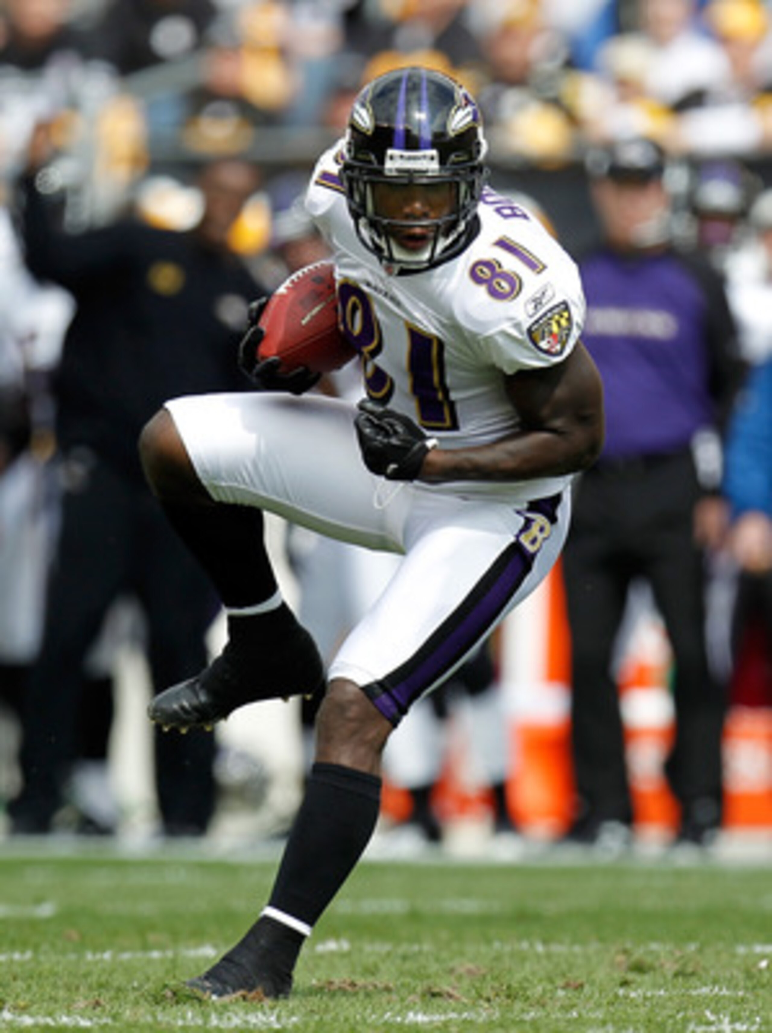PITTSBURGH - OCTOBER 03: Anquan Boldin #81 of the Baltimore Ravens makes a catch during the game against the Pittsburgh Steelers on October 3, 2010 at Heinz Field in Pittsburgh, Pennsylvania. (Photo by Gregory Shamus/Getty Images)