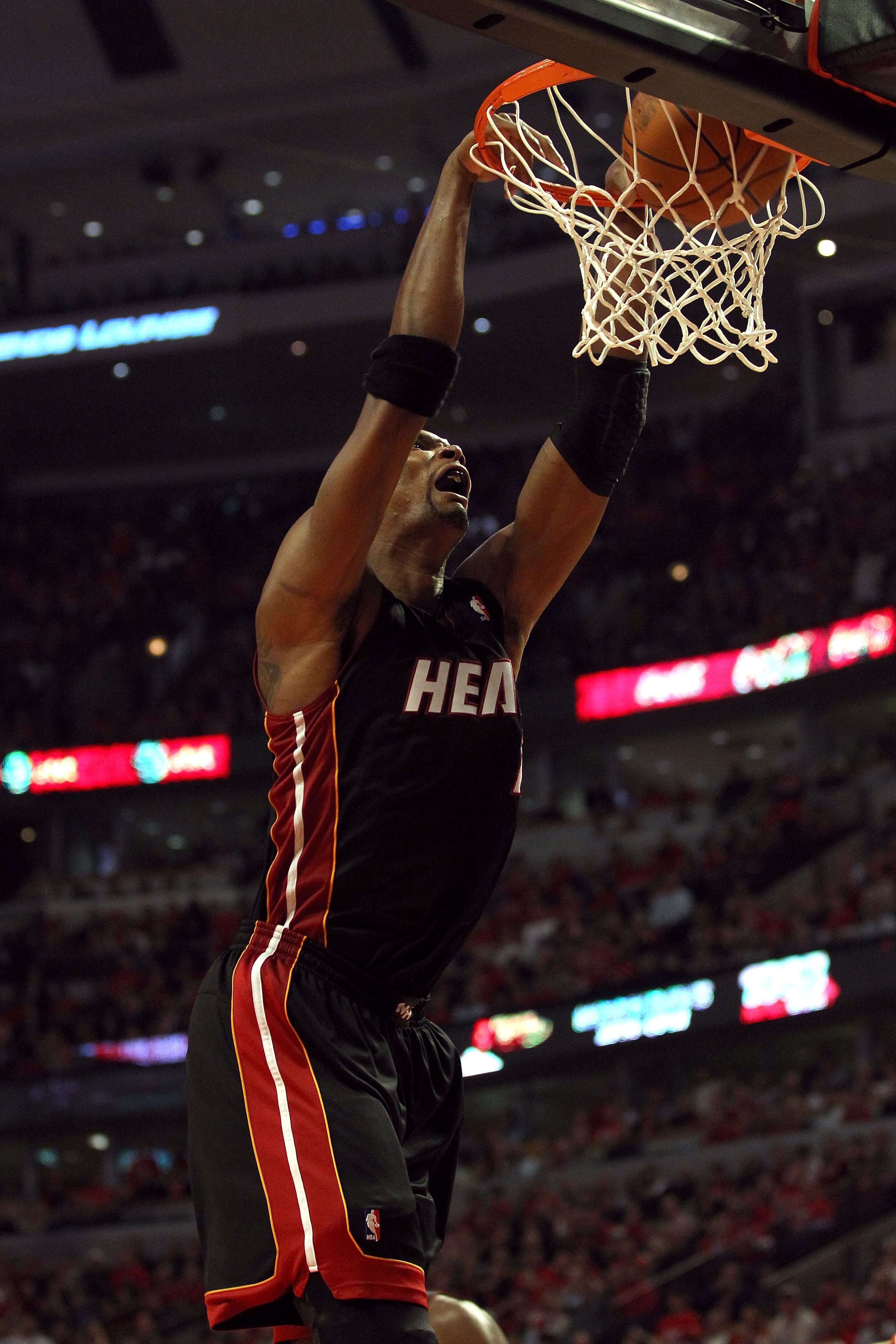 CHICAGO, IL - MAY 15: Chris Bosh #1 of the Miami Heat dunks against the Chicago Bulls in Game One of the Eastern Conference Finals during the 2011 NBA Playoffs on May 15, 2011 at the United Center in Chicago, Illinois. NOTE TO USER: User expressly acknowl