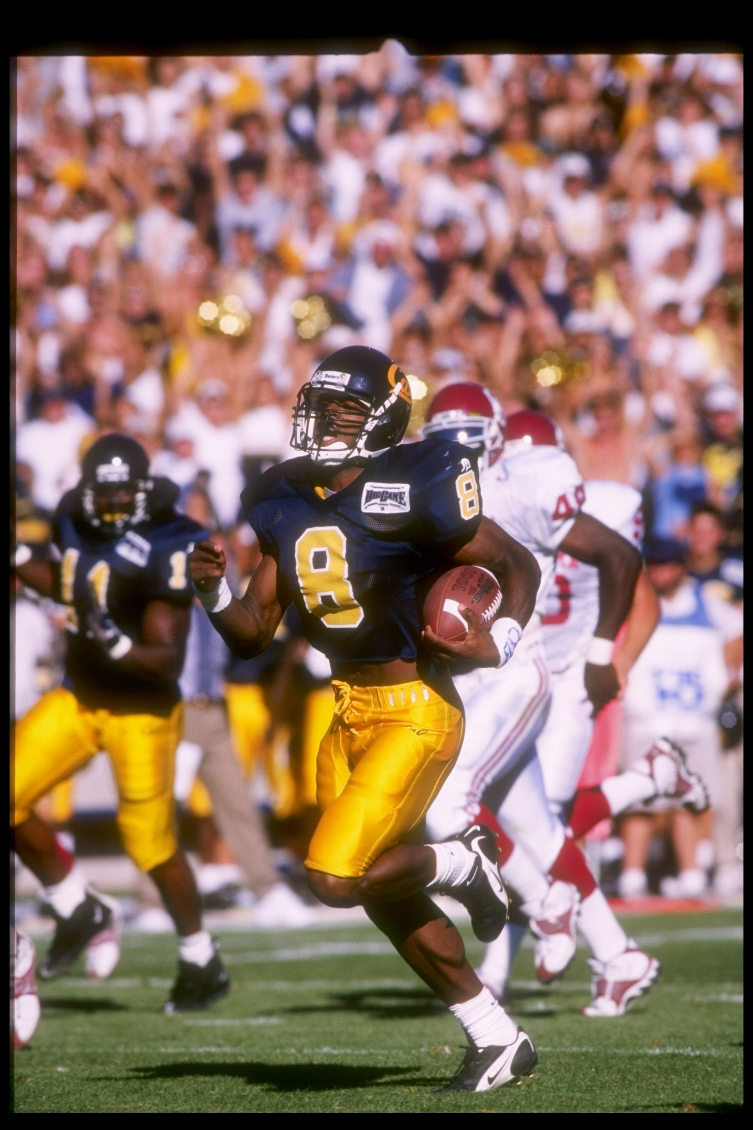20 Sep 1997: Deltha O''Neal of the California Golden Bears moves the ball during a game against the Oklahoma Sooners at Memorial Stadium in Berkeley, California. California won the game, 40-36.