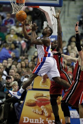 AUBURN HILLS, MI - FEBRUARY 11:  Ben Gordon #7 of the Detroit Pistons looks to pass around Mike Miller #13 of the Miami Heat at The Palace of Auburn Hills on February 11, 2011 in Auburn Hills, Michigan. Miami won the game 106-92.  (Photo by Gregory Shamus